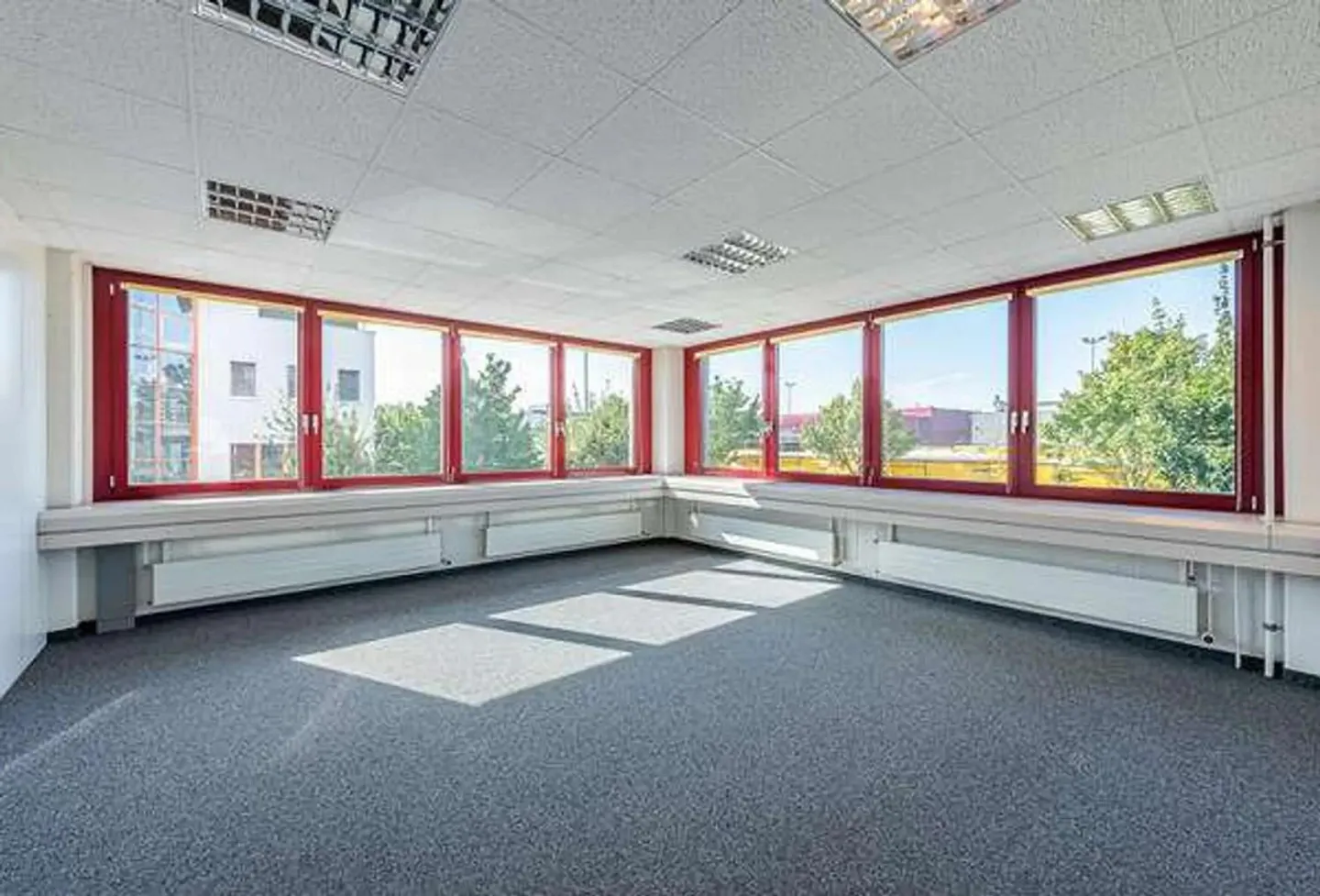 Kompakte Bürofläche - Bezugsbereit - Foto 1 von 3