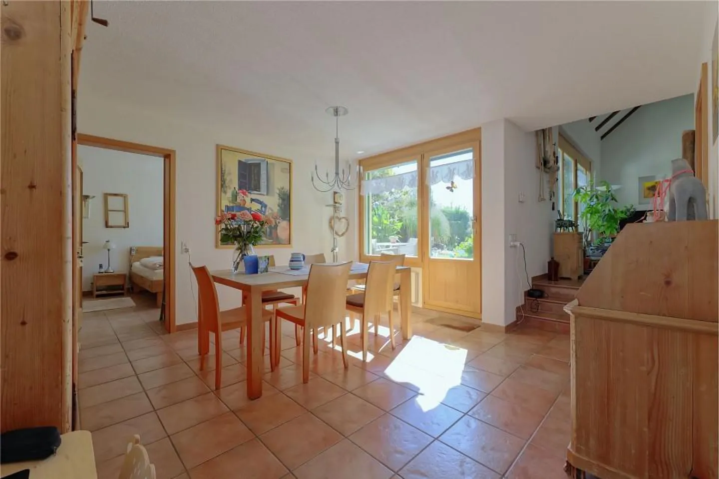 Maison individuelle spacieuse de 7½ pièces avec jardin idyllique - Photo 2 sur 13