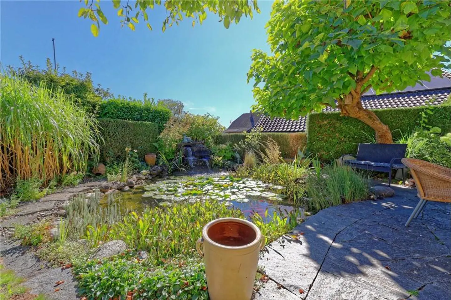 Maison individuelle spacieuse de 7½ pièces avec jardin idyllique - Photo 4 sur 13