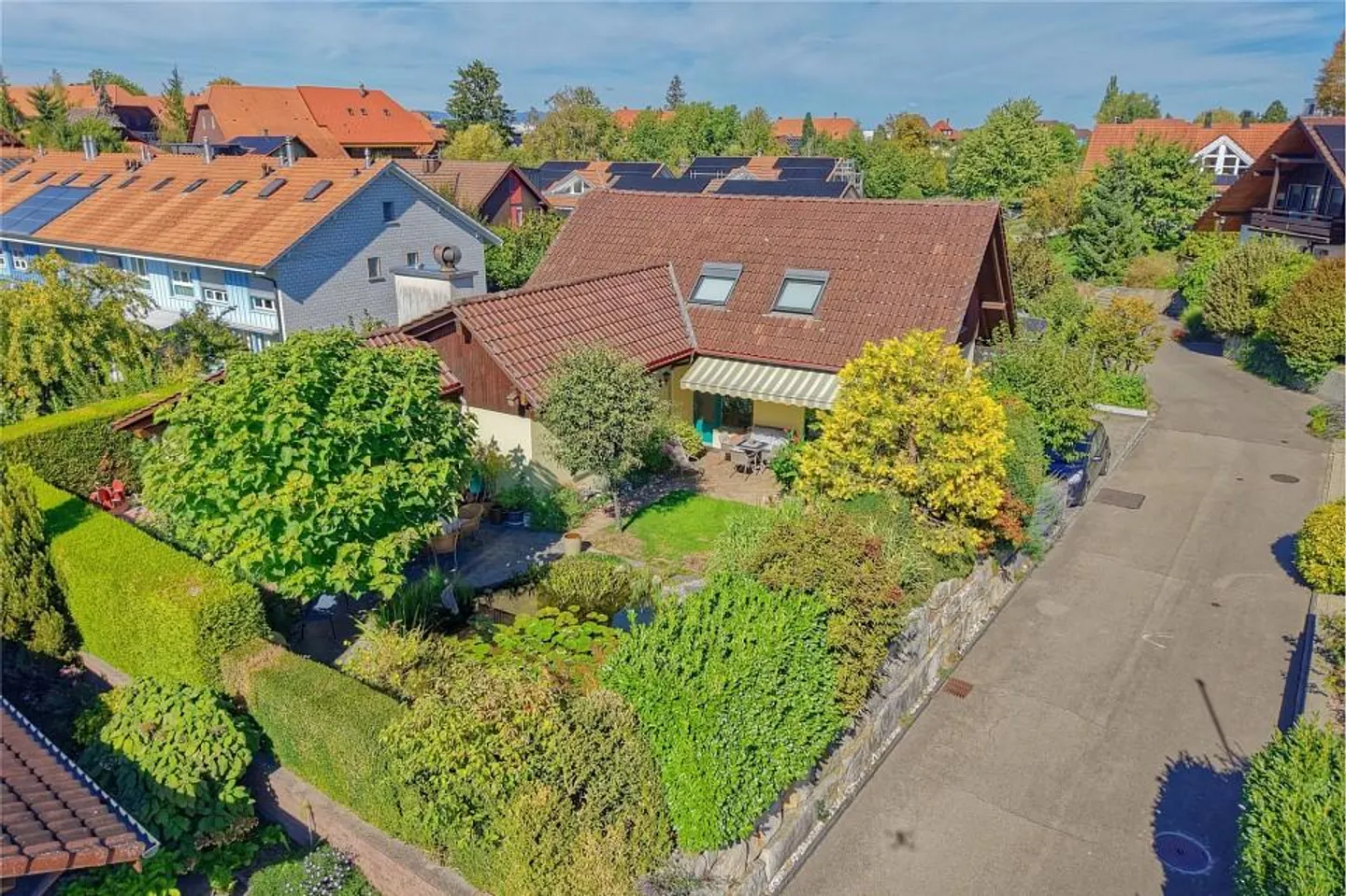 Maison individuelle spacieuse de 7½ pièces avec jardin idyllique - Photo 5 sur 13