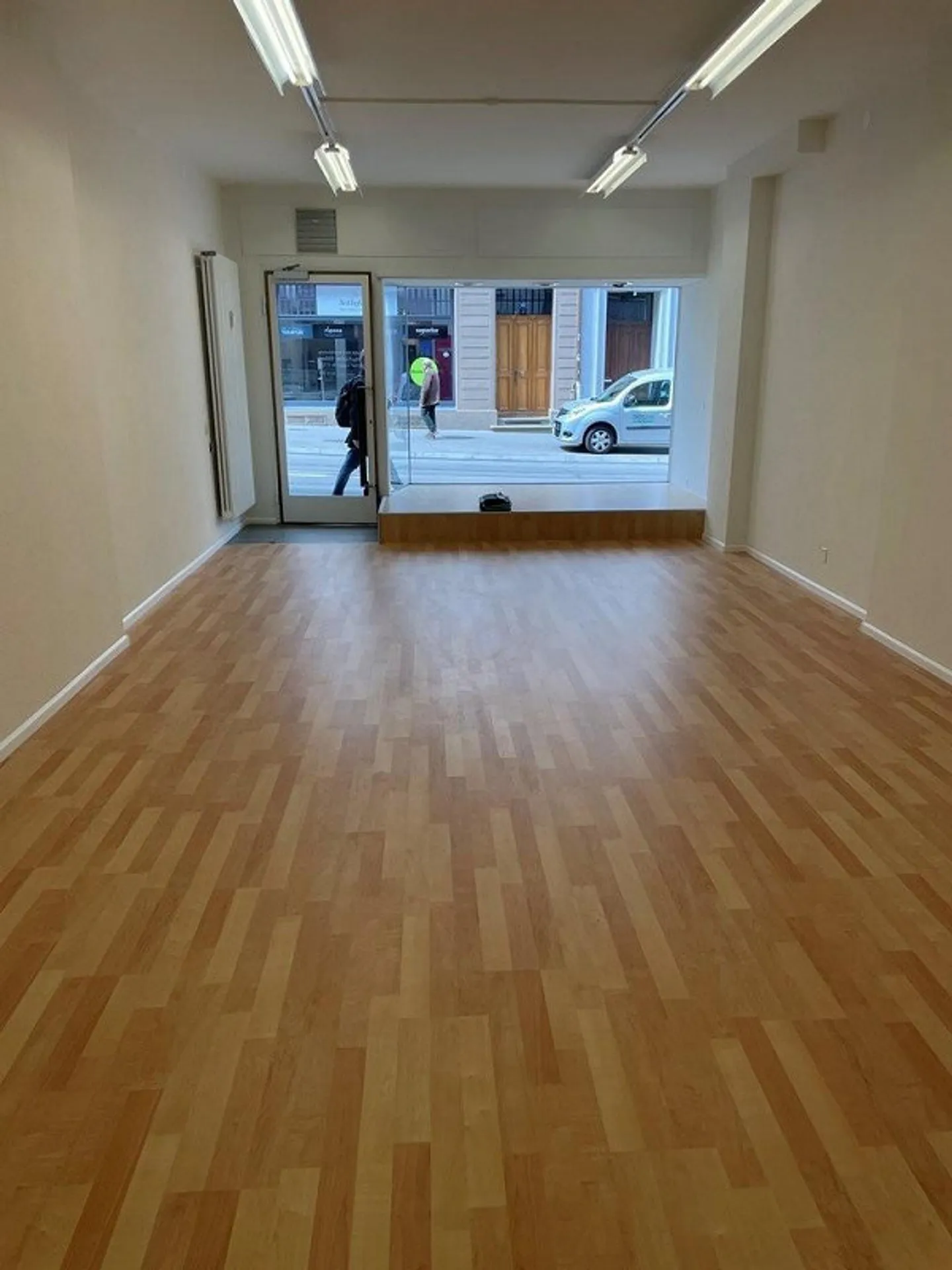 Retail Space in Basel - The Next Step for Your Business - Photo 4 of 7