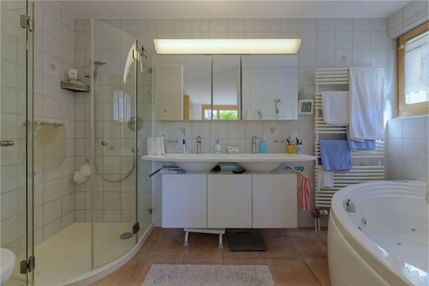 Maison individuelle spacieuse de 7½ pièces avec jardin idyllique - Photo 8 sur 13