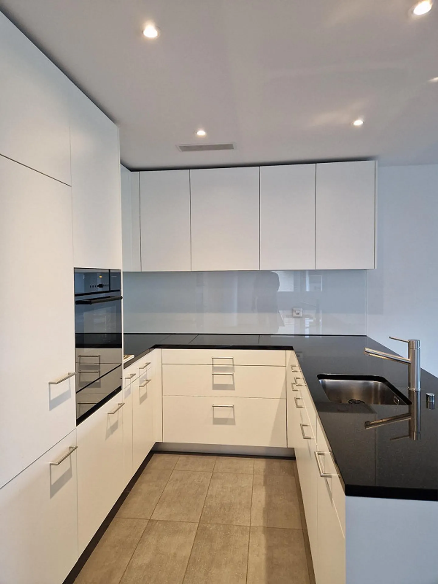 Moderne Wohnung in Cham - Foto 3 von 15