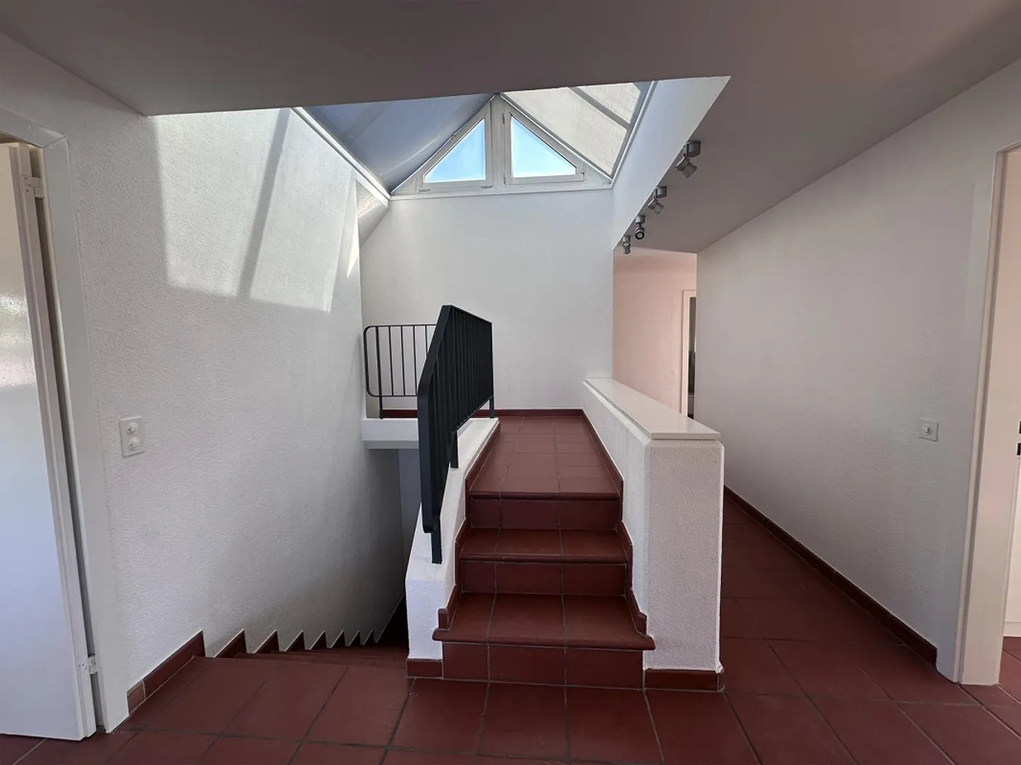 UNMISSABLE ATTIC 4.5 WITH POOL AND PANORAMIC VIEW - Photo 9 of 13