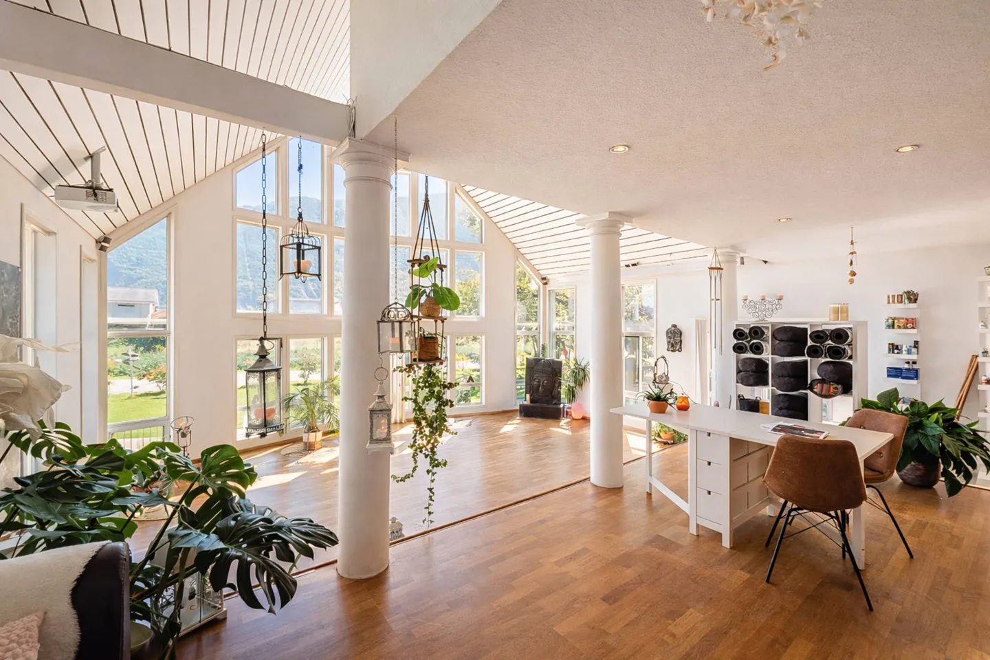 Kanadisches Haus in der Natur - Foto 1 von 12