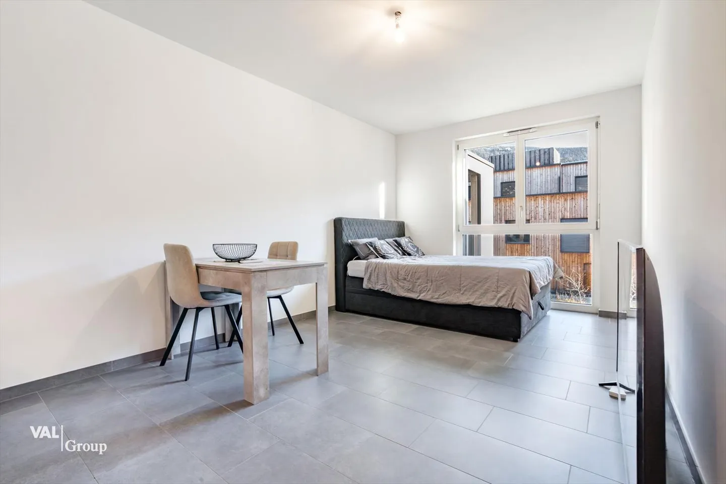 Studio confortevole, un'opportunità di rendimento vicino a Sion. - Foto 1 di 8