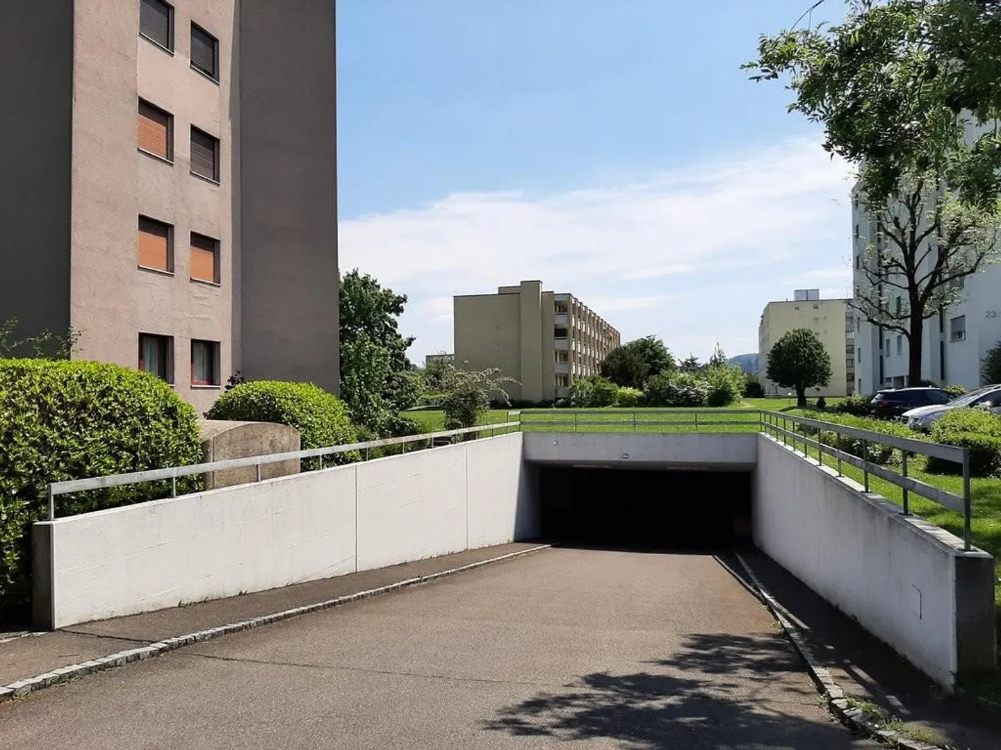 Box de garage à louer dans un parking - Photo 1 sur 1