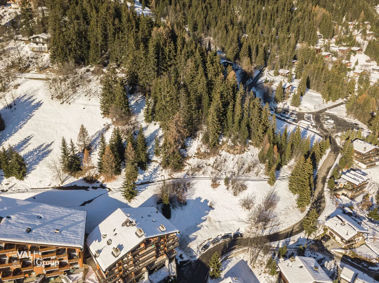 Magnifique terrain à bâtir au cœur de la station - Photo 3 sur 8