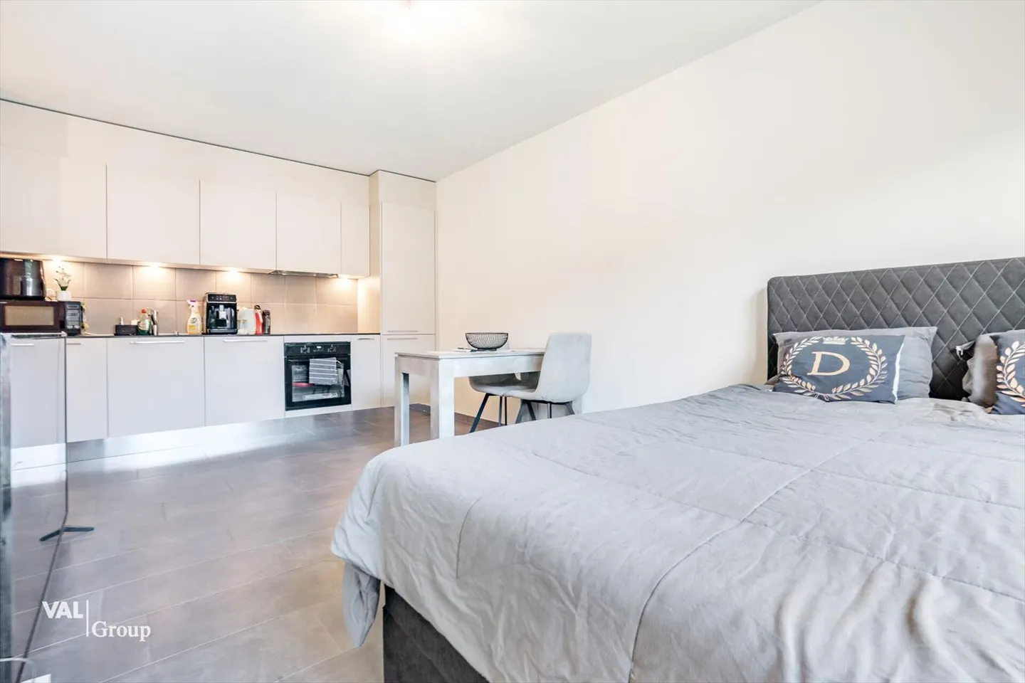 Studio confortevole, un'opportunità di rendimento vicino a Sion. - Foto 2 di 8