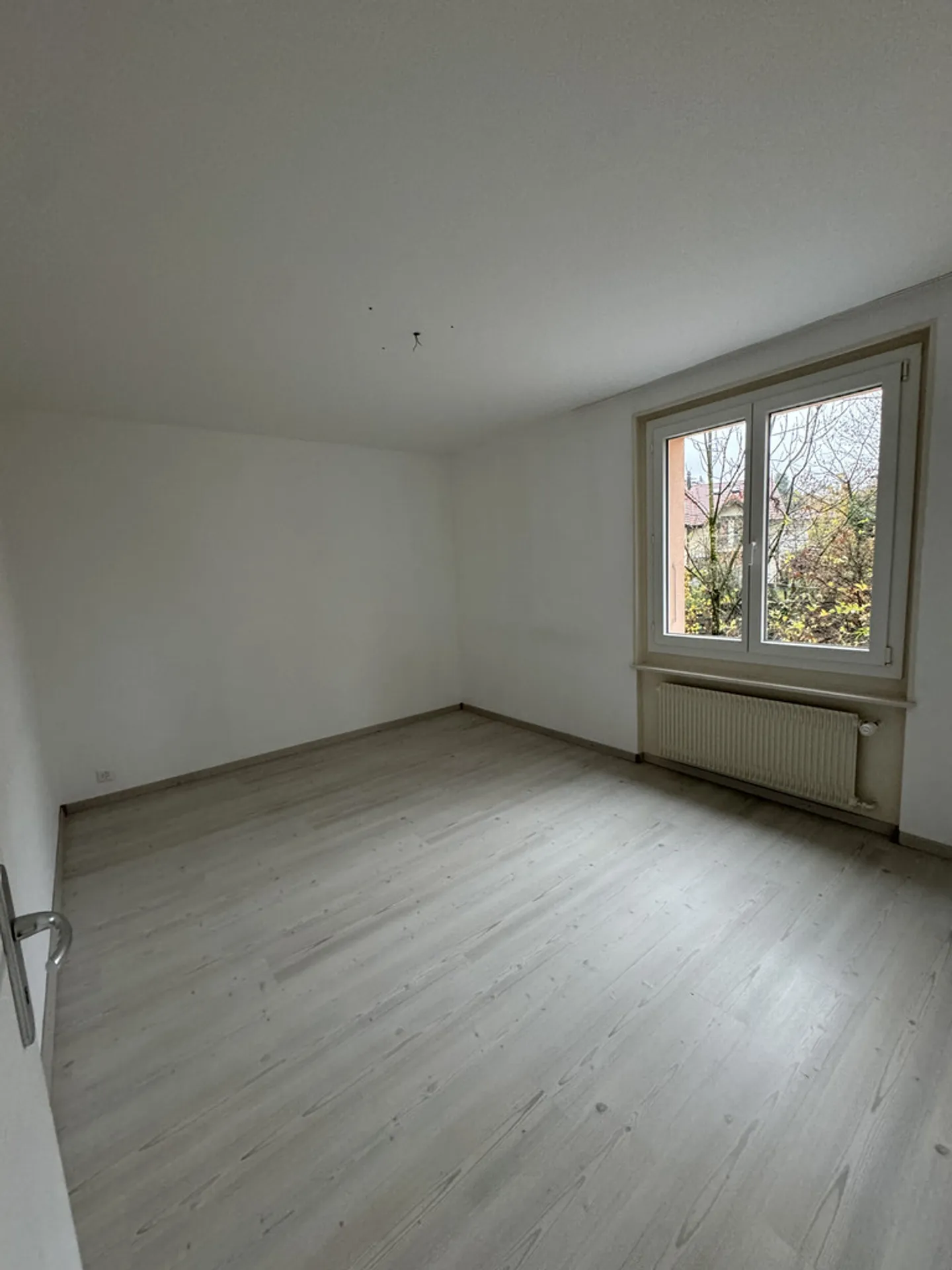 Apartment for rent - Photo 4 of 9