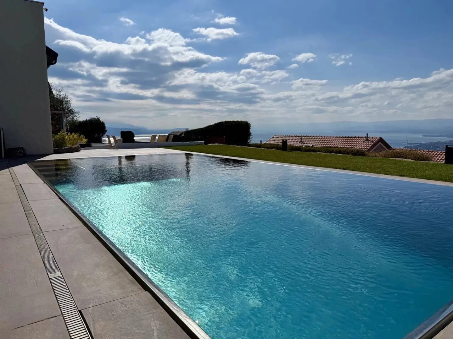 Maison Exceptionnelle avec Vue sur le Lac - Photo 1 sur 13