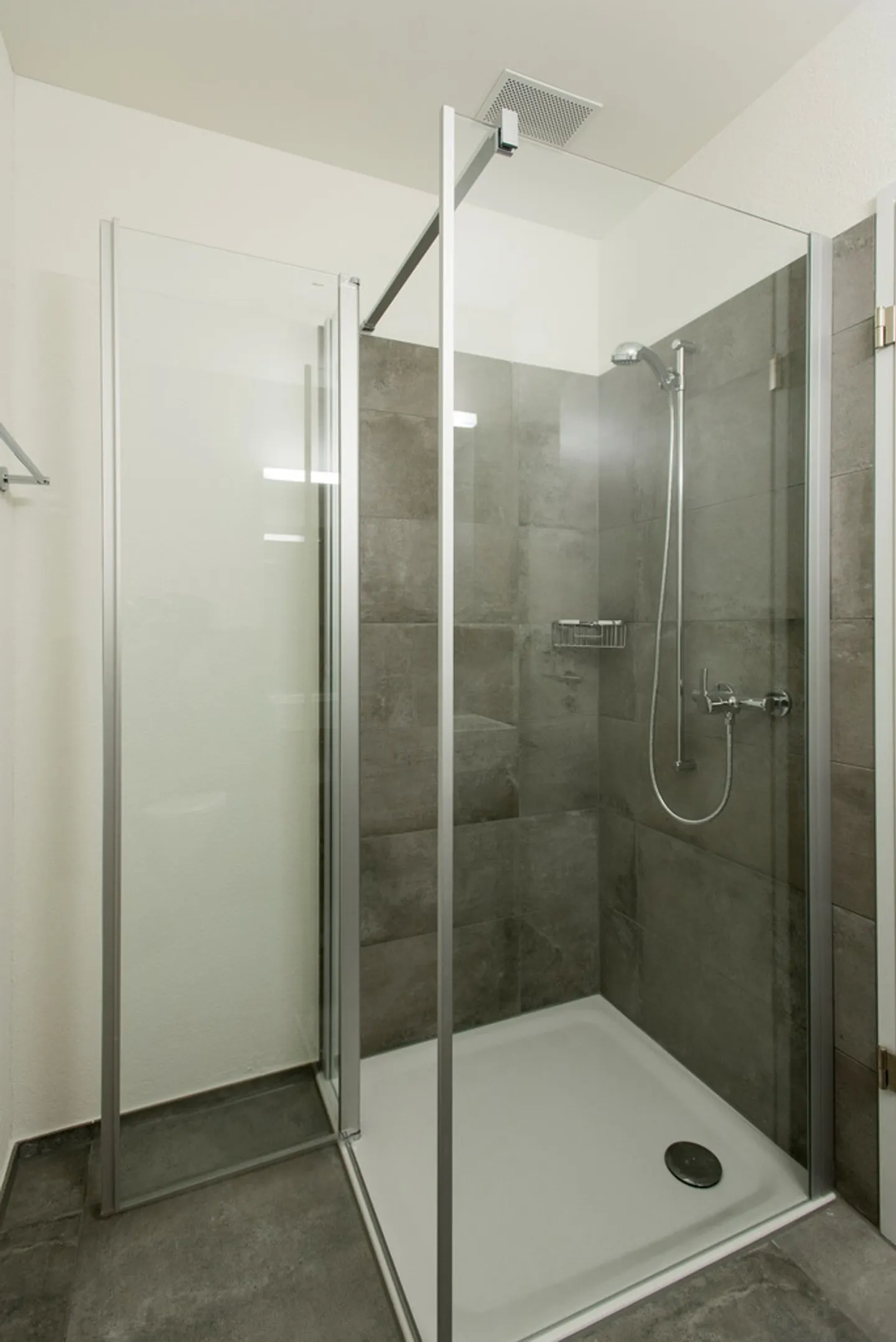 MODERN LIVING IN THE CENTER - Photo 4 of 7