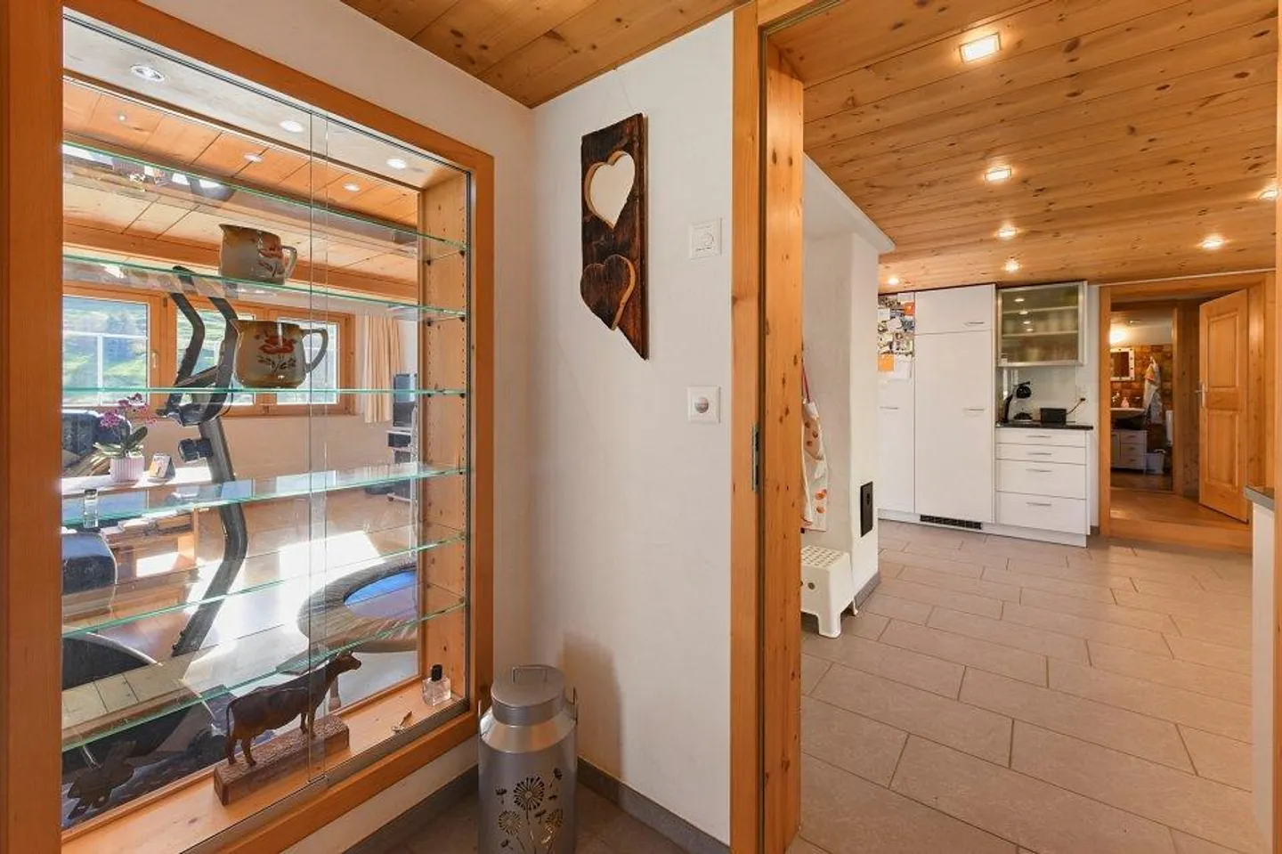 Detached single-family house with panoramic views and generous space - Photo 5 of 13