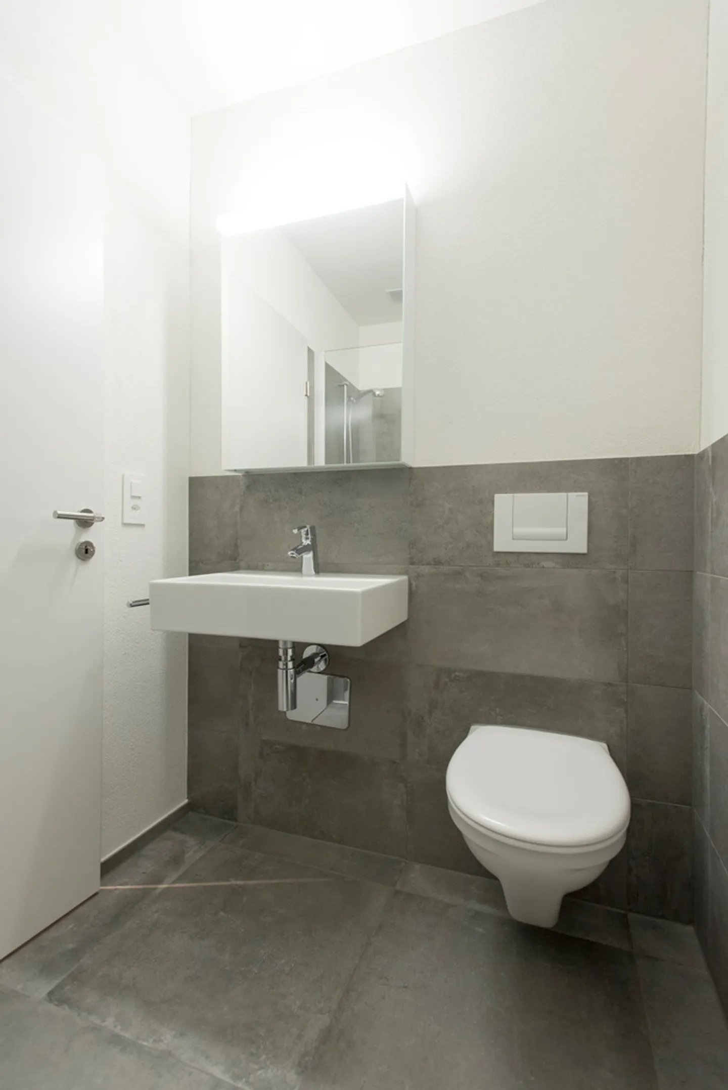 MODERN LIVING IN THE CENTER - Photo 3 of 7