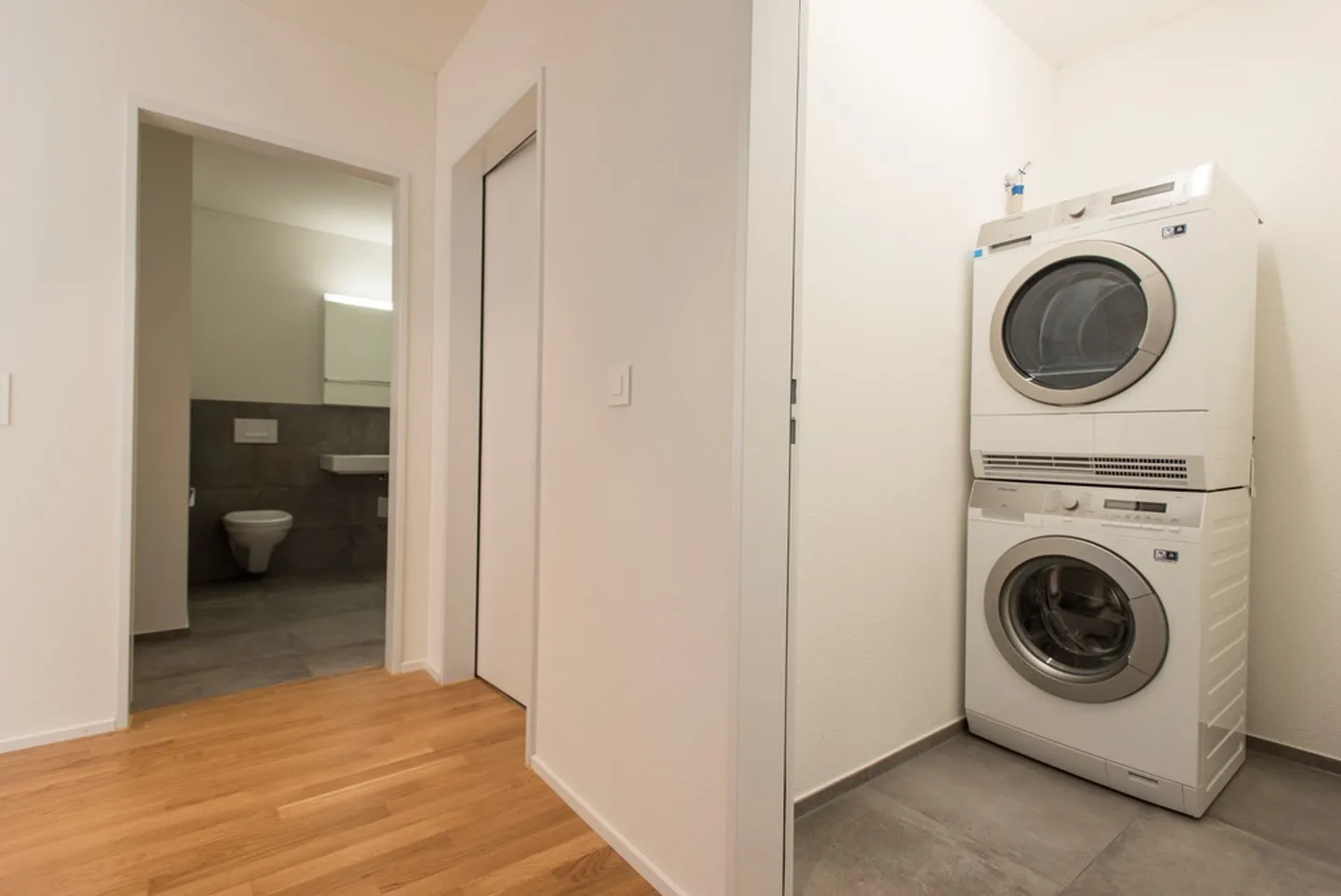 MODERN LIVING IN THE CENTER - Photo 6 of 7