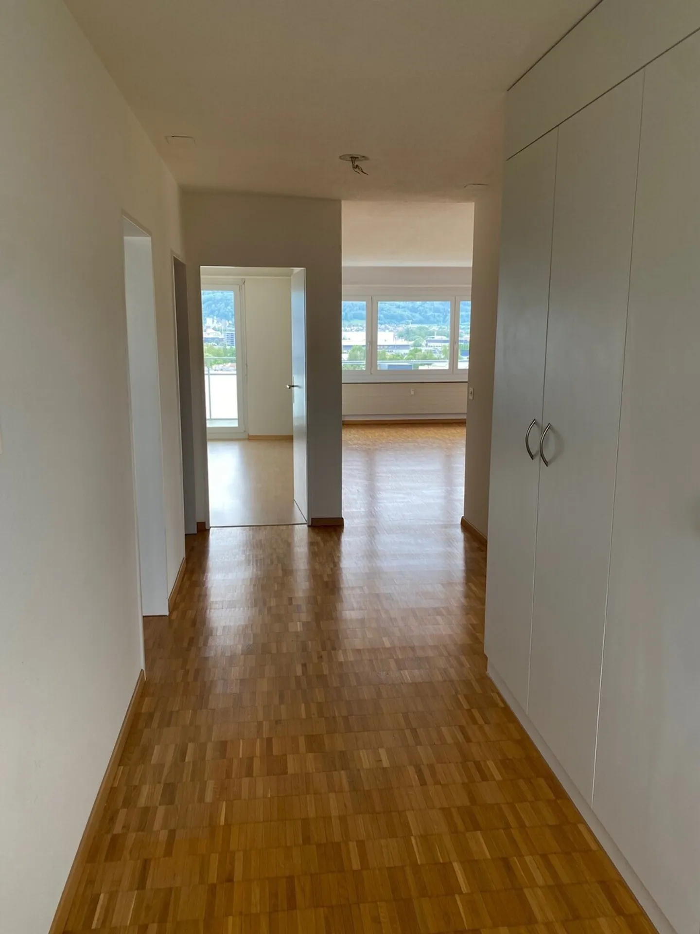 Votre nouveau chez-vous à Wohlen avec une vue imprenable ! - Photo 2 sur 8