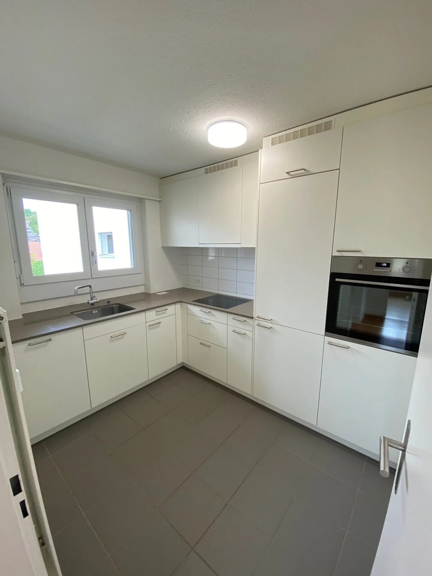 Votre nouveau chez-vous à Wohlen avec une vue imprenable ! - Photo 6 sur 8