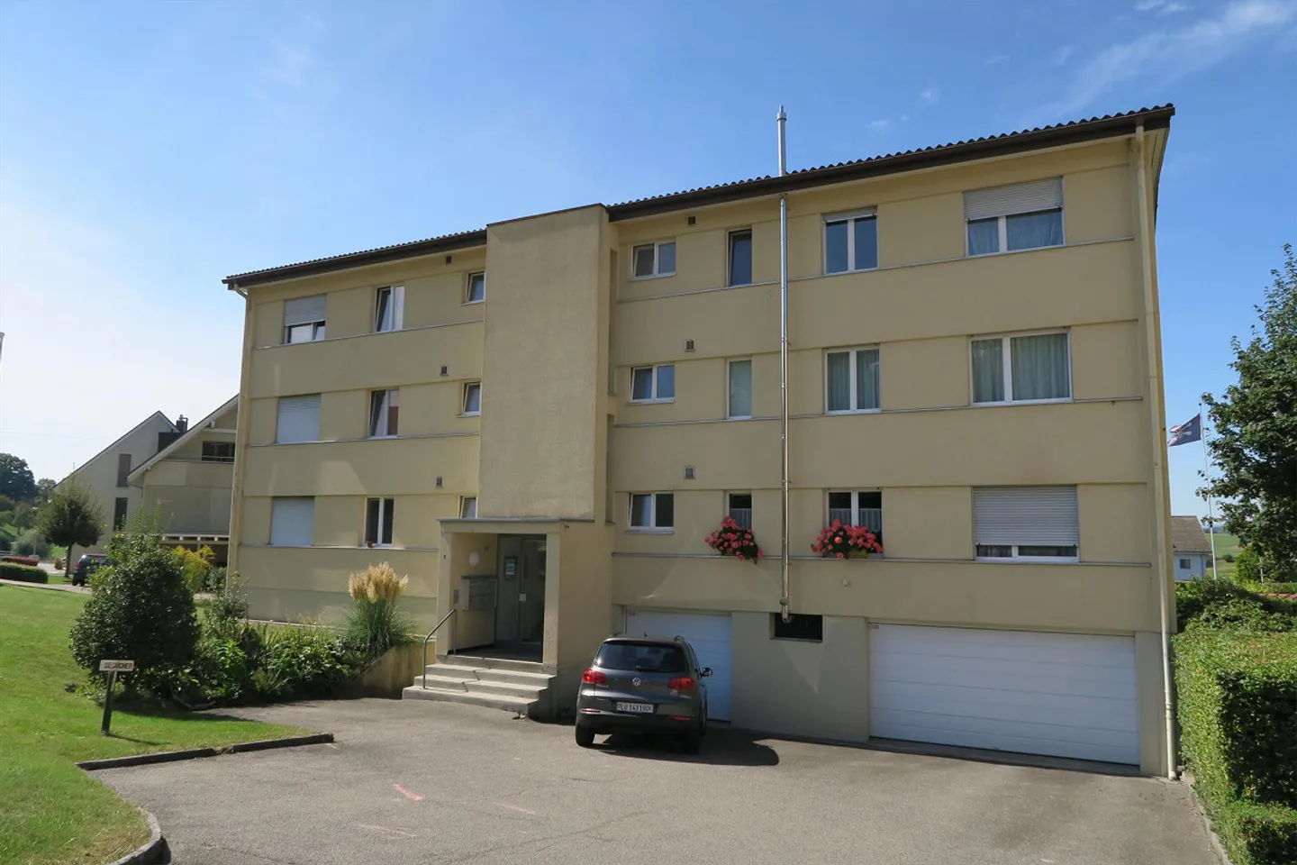 Living in a quiet location - Photo 1 of 9