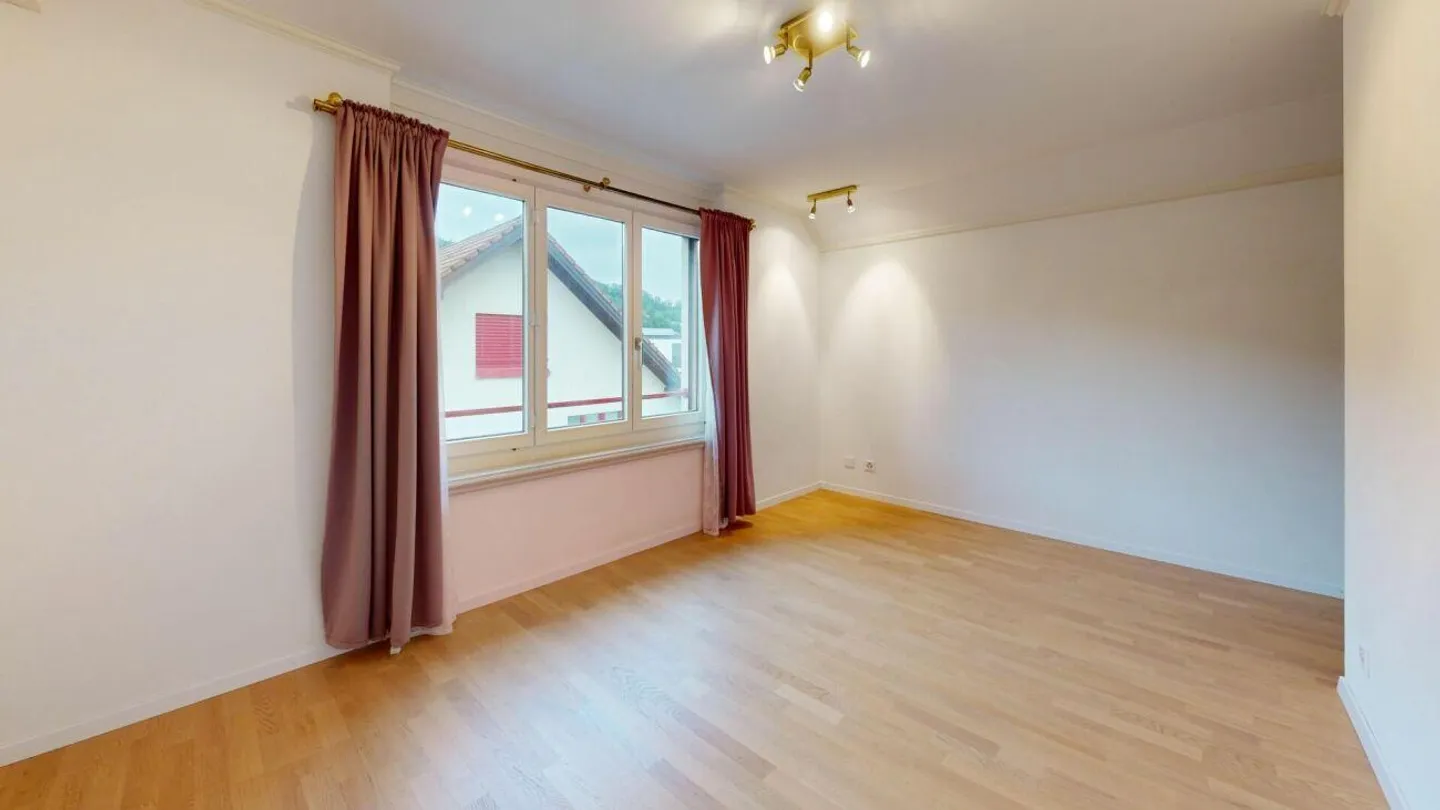 Impressive 5.5 Room Maisonette Apartment - Photo 11 of 15