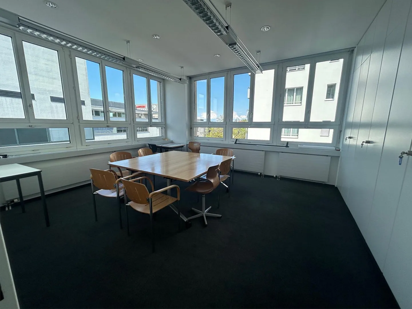 Bright office space in the center - Photo 3 of 3