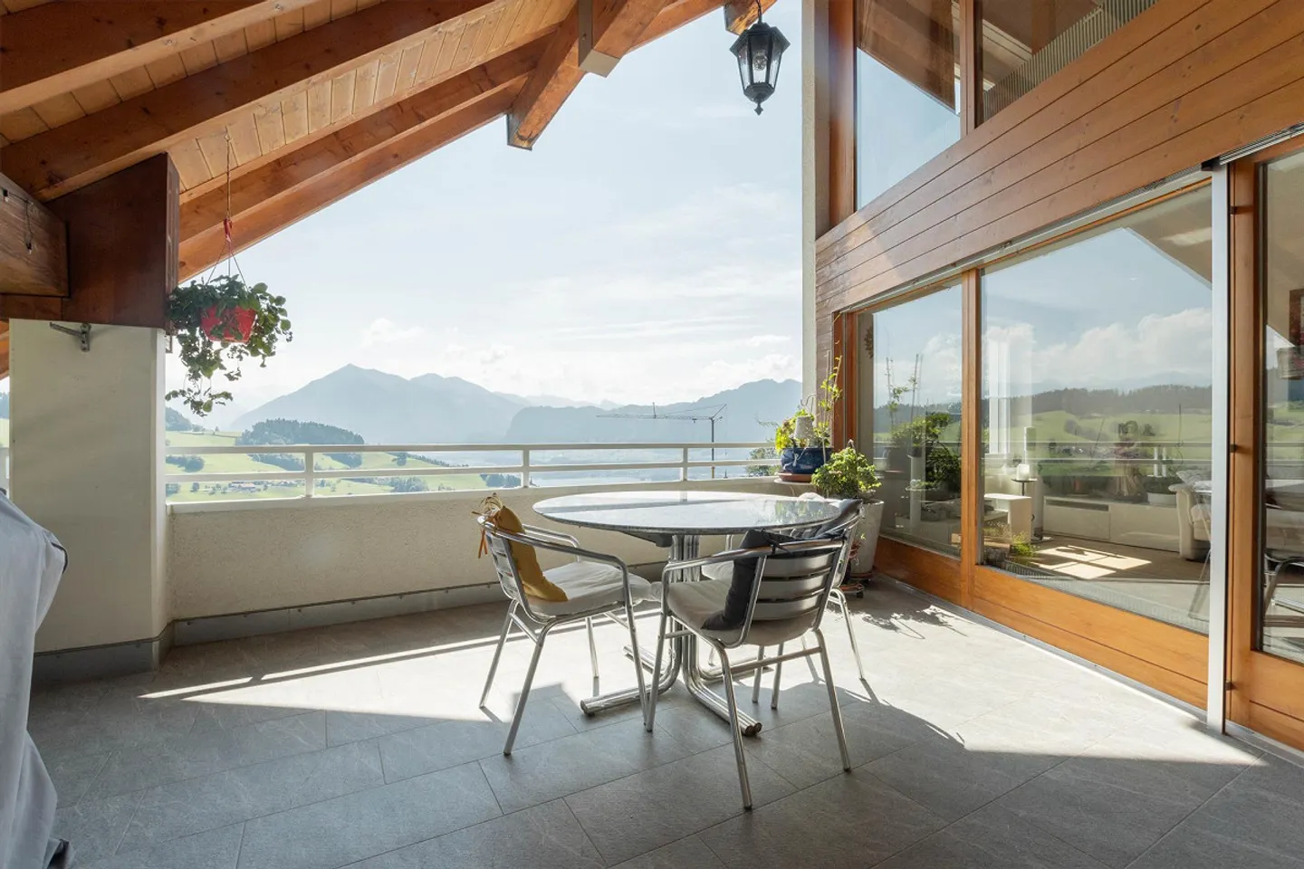 "Charmante 6.5-Zimmer-Maisonettewohnung in Thun-Goldiwil" - Foto 8 di 20