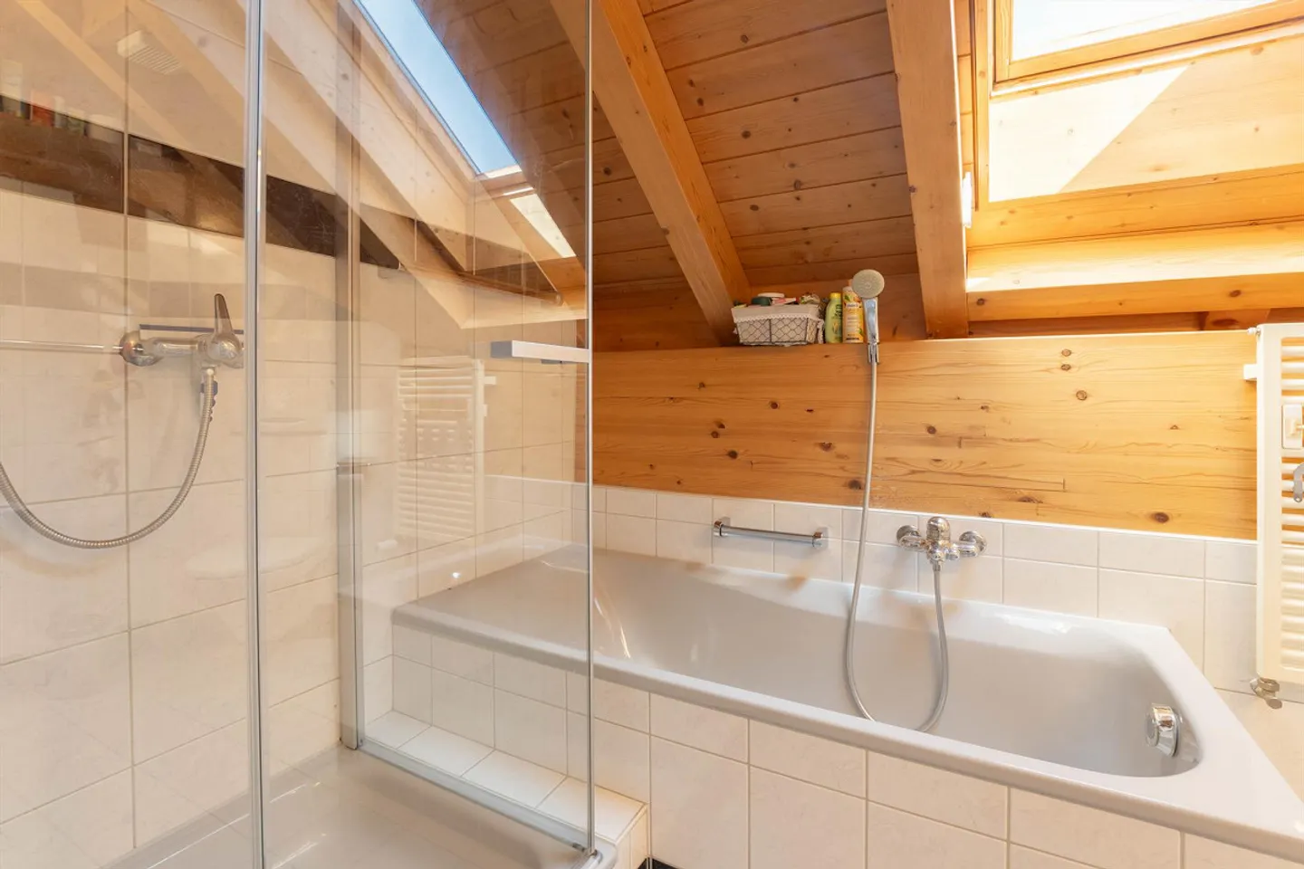 "Charmante 6.5-Zimmer-Maisonettewohnung in Thun-Goldiwil" - Foto 13 di 20