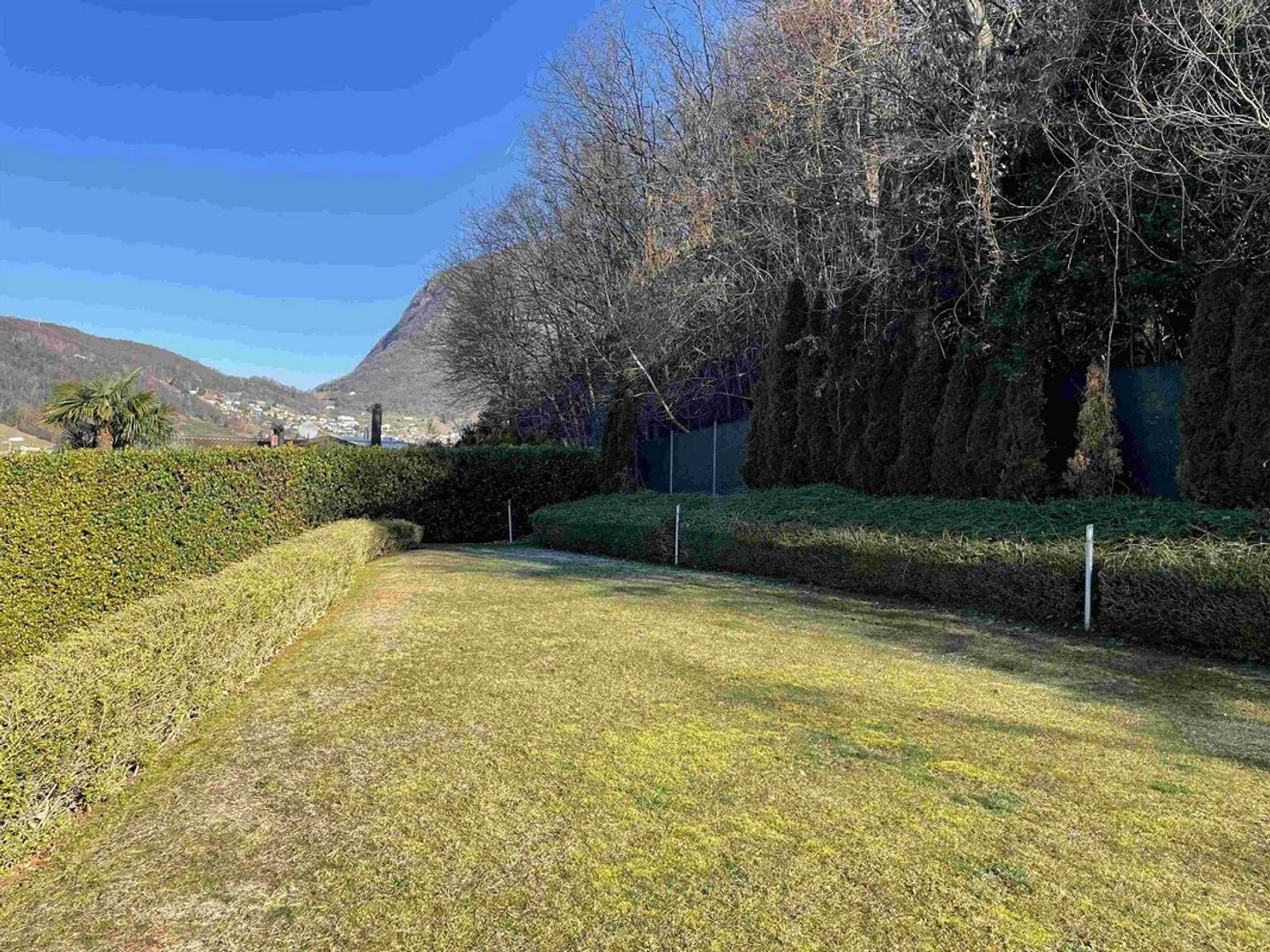 INTERESSANTES GRUNDSTÜCK MIT PRÄCHTIGEM SEEBLICK - Foto 2 von 13