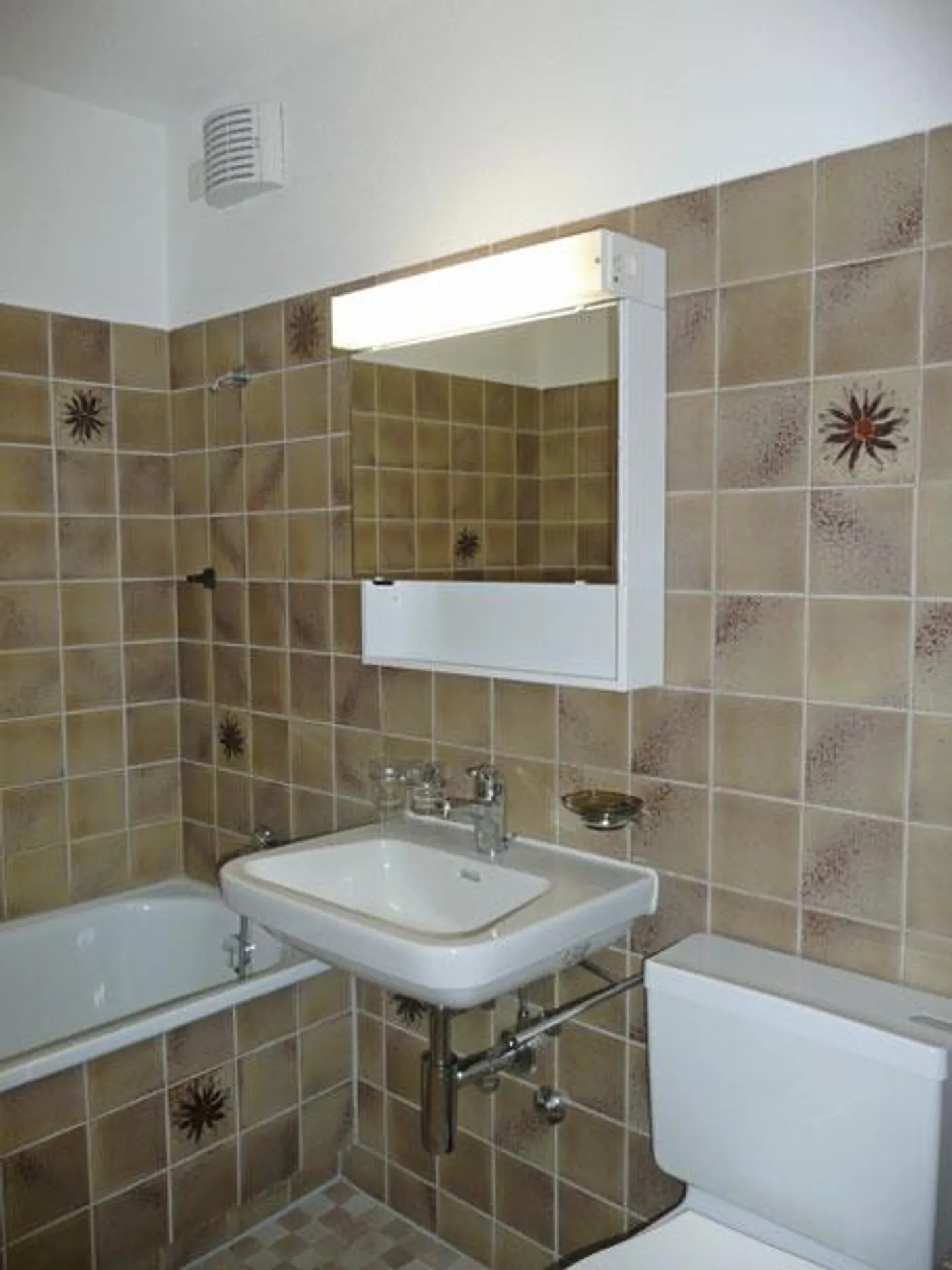 Appartement 3 pièces dans un emplacement calme à Zurich Witikon - Photo 3 sur 4