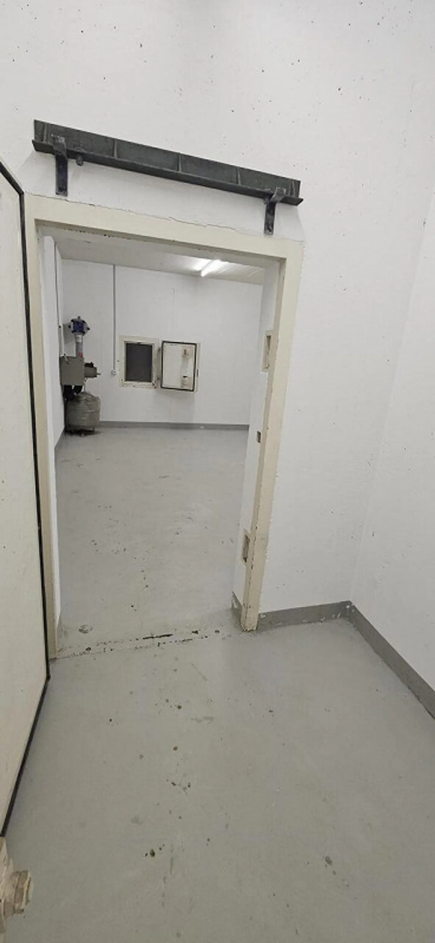 IN AFFITTO Spazio di stoccaggio o archivio a Lucerna - Foto 4 di 6