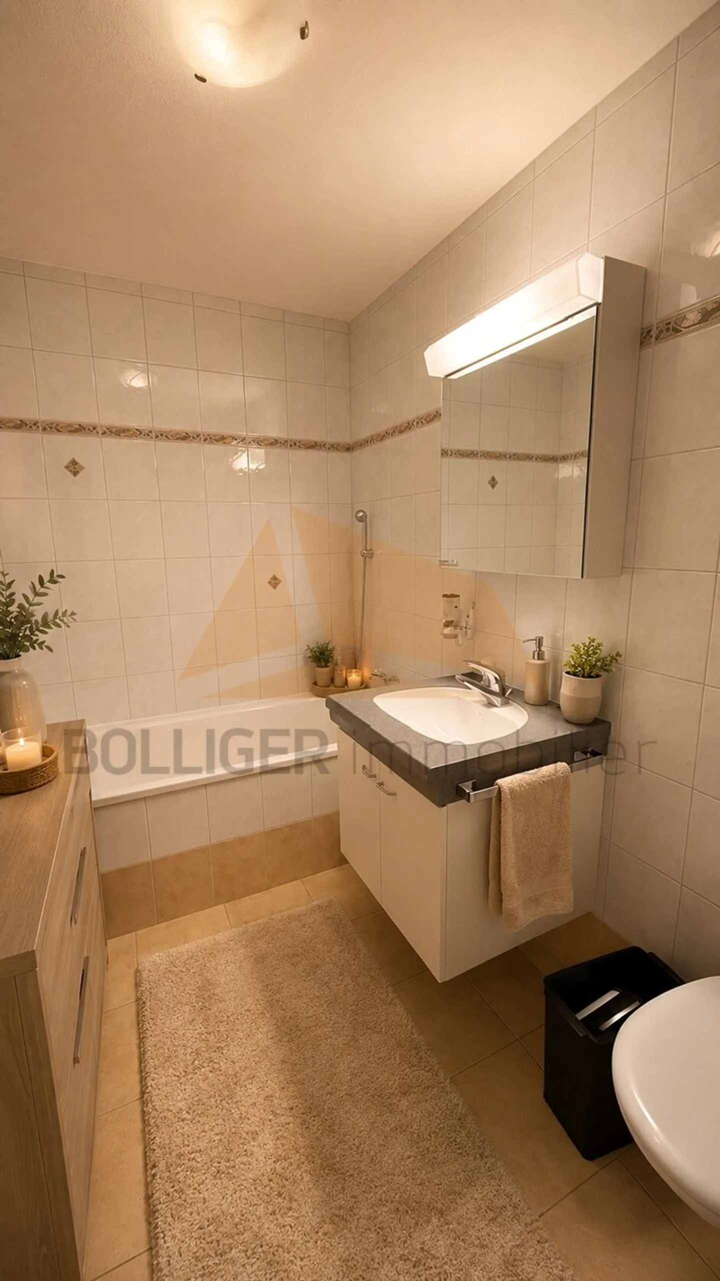 FOR SALE
4-ROOM APARTMENT 111 M2
WITH OUTDOOR PARKING SPACE - Photo 4 of 7