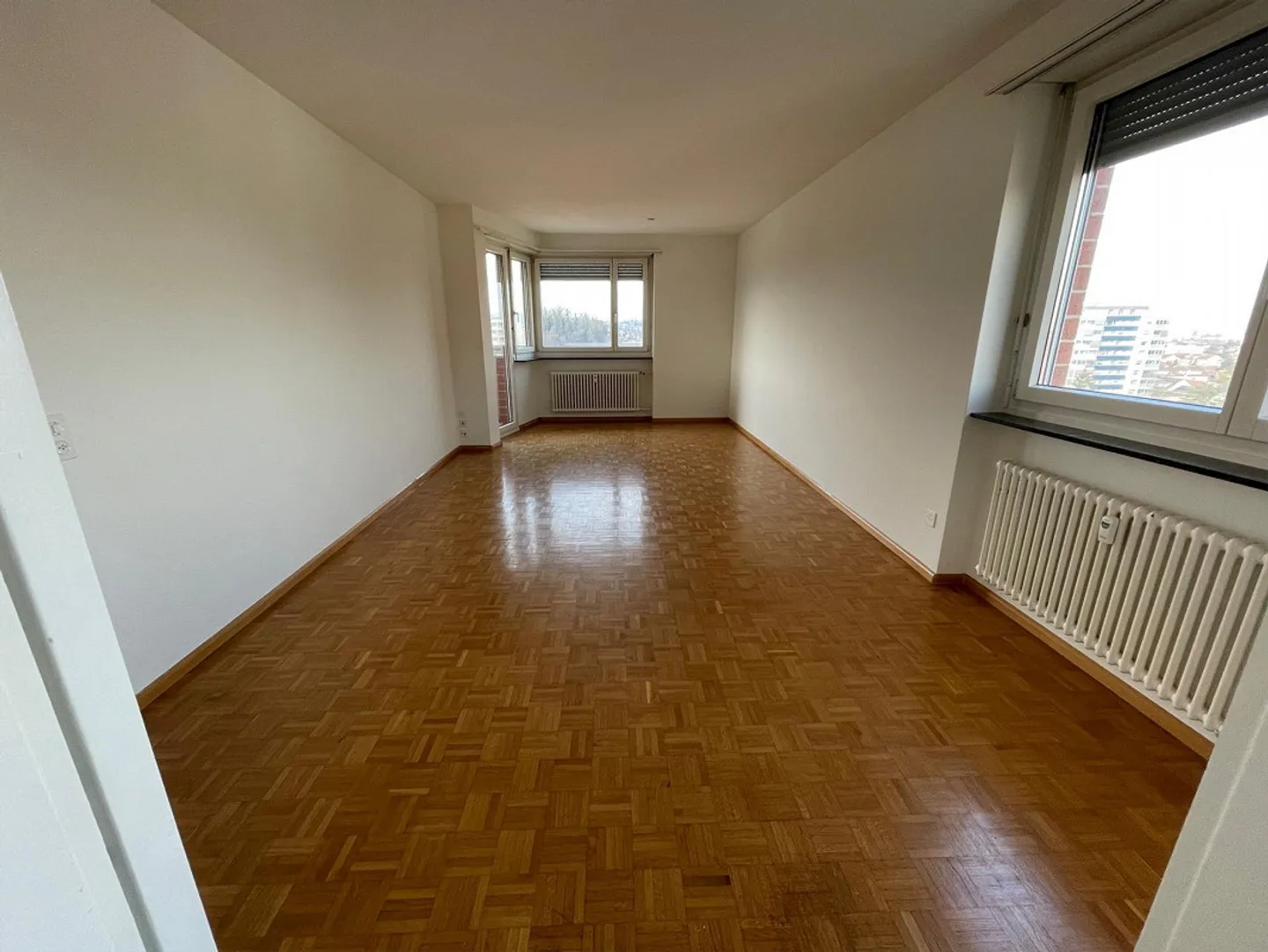 Nuovi inquilini cercasi per un ampio appartamento di 3 stanze ad Allschwil - Foto 2 di 11