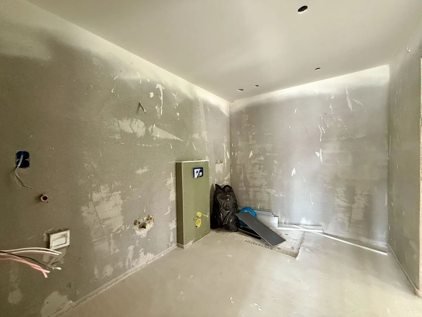 La tua visione, la tua casa! Appartamento di 4,5 stanze in costruzione grezza con fascino storico - Foto 9 di 10