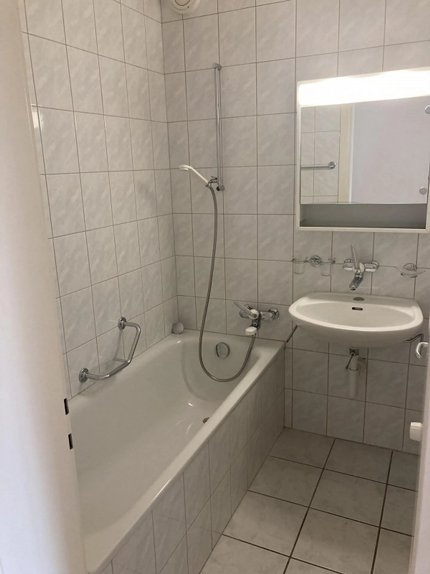 Nuovi inquilini cercasi per un ampio appartamento di 3 stanze ad Allschwil - Foto 9 di 11