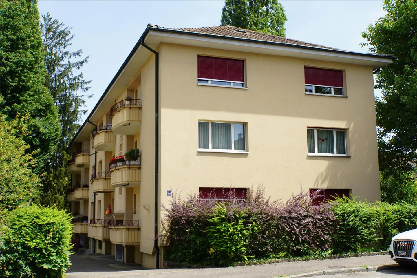 Apartment in beautiful Binningen - RENT WITHOUT DEPOSIT - - Photo 1 of 5