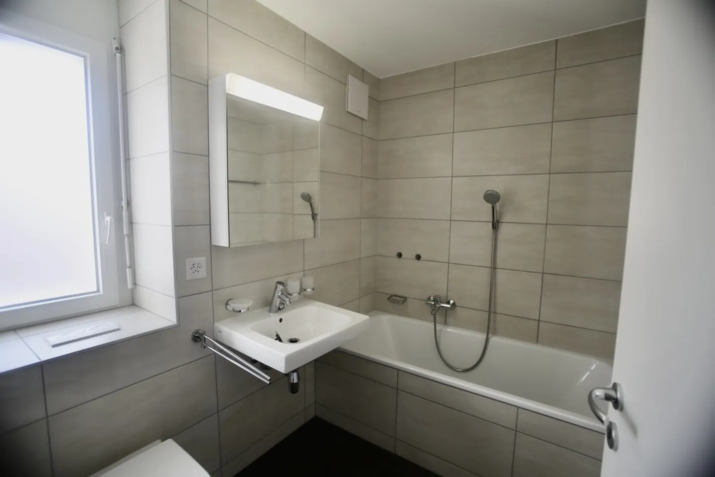 Moderne Bifamilienhaus mit Aussicht - Foto 11 von 19