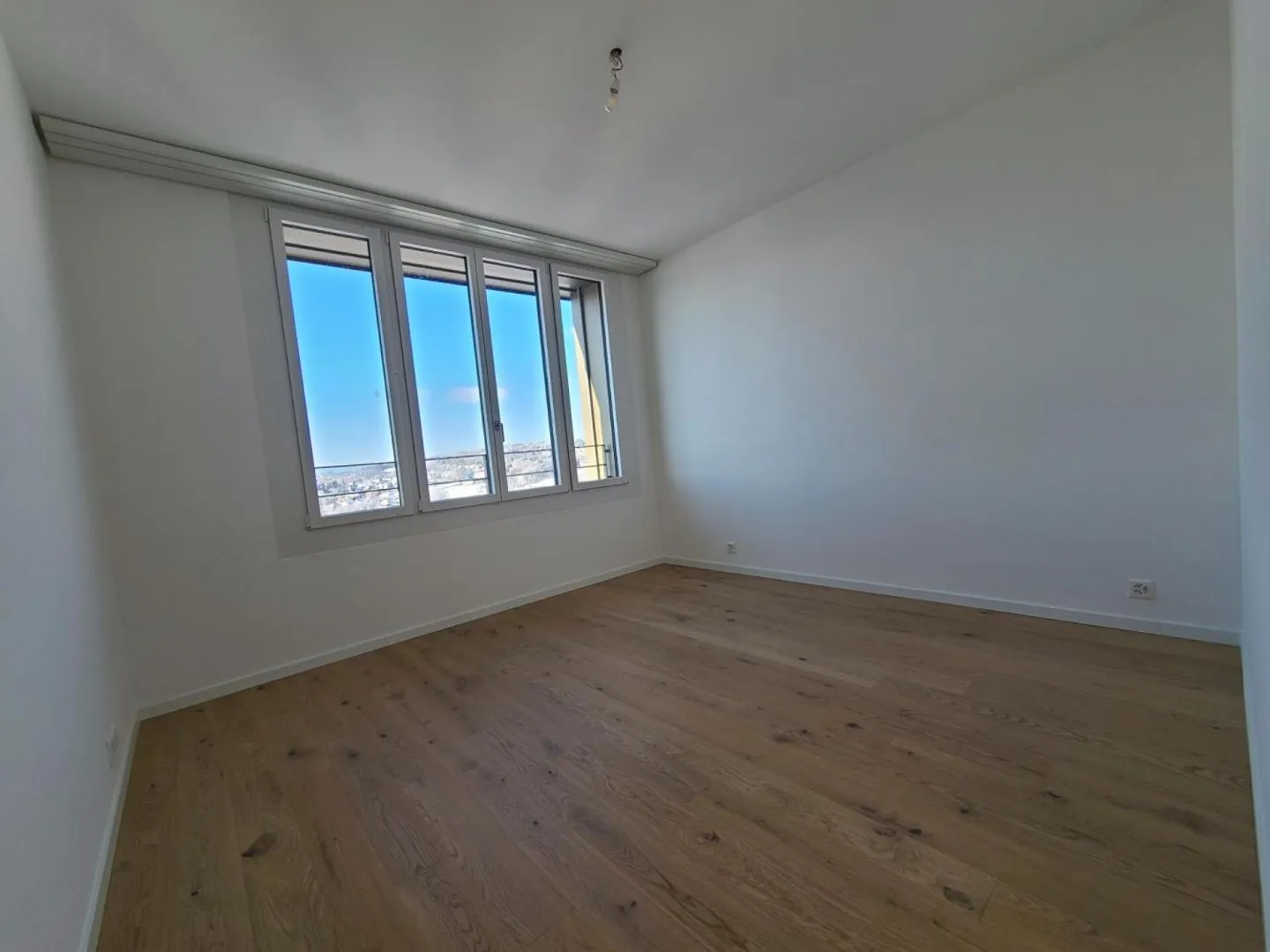 Plugin 4 - 5.5-Room Apartment on the 12th Floor - Photo 13 of 13