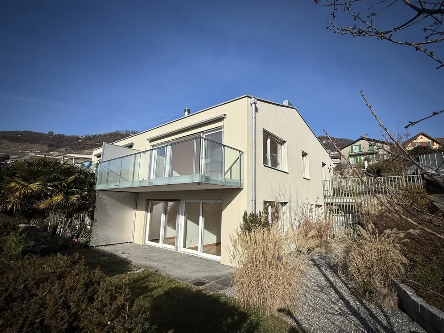 Moderne Bifamilienhaus mit Aussicht - Foto 13 von 19