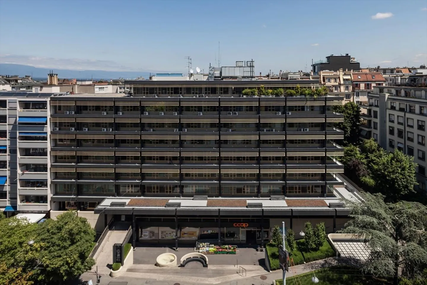 Disponible à Champel, bureaux de haut standing aménagés - Photo 8 sur 8
