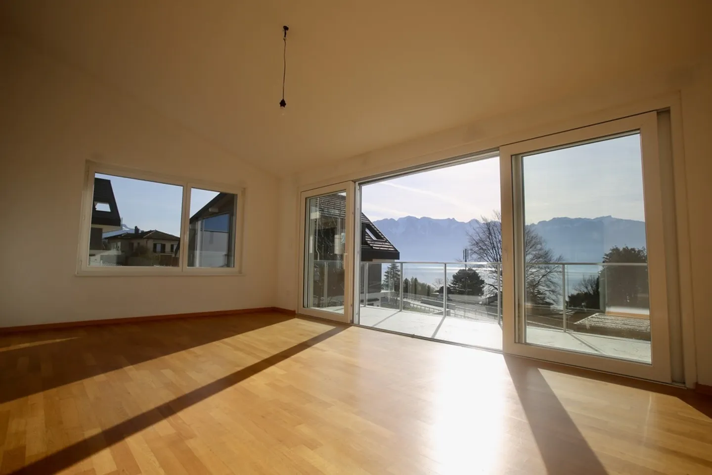 Moderne Bifamilienhaus mit Aussicht - Foto 14 von 19