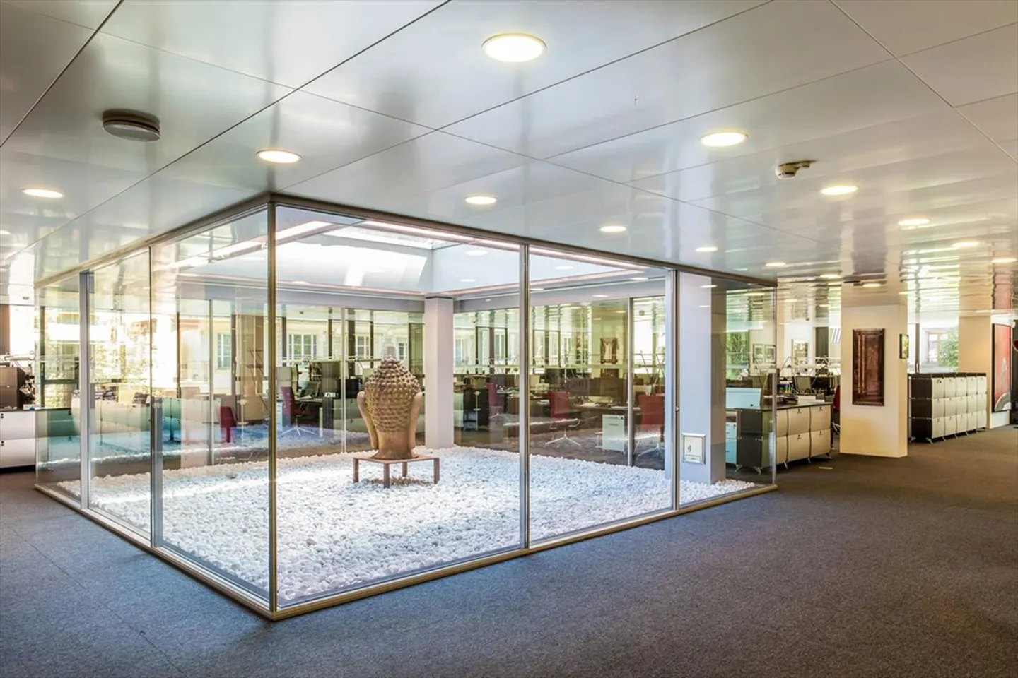 Disponible à Champel, bureaux de haut standing aménagés - Photo 4 sur 8