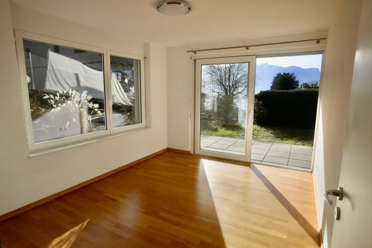 Moderne Bifamilienhaus mit Aussicht - Foto 15 von 19