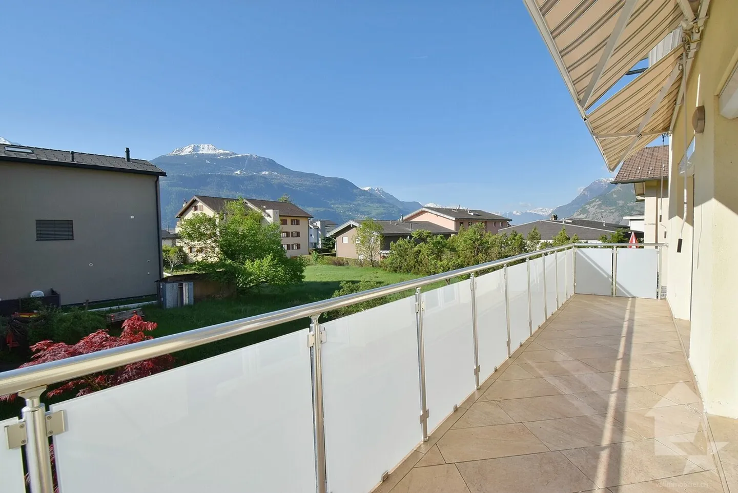 Spacious villa, completely renovated in 2014, center of Plan Conthey - Photo 1 of 21