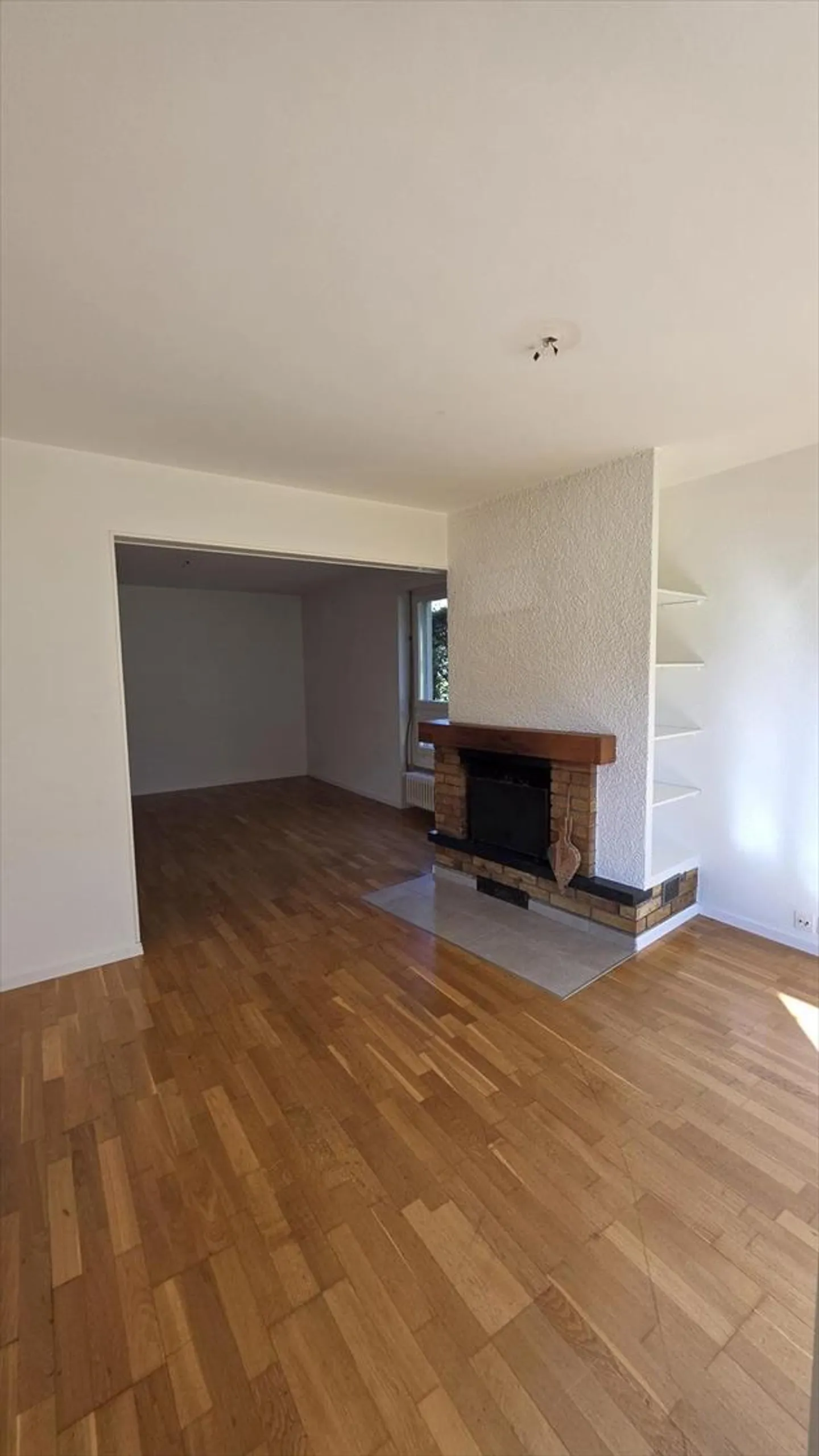 BEAUTIFUL ACCOMMODATION WITH FIREPLACE AND BALCONY - Photo 6 of 8