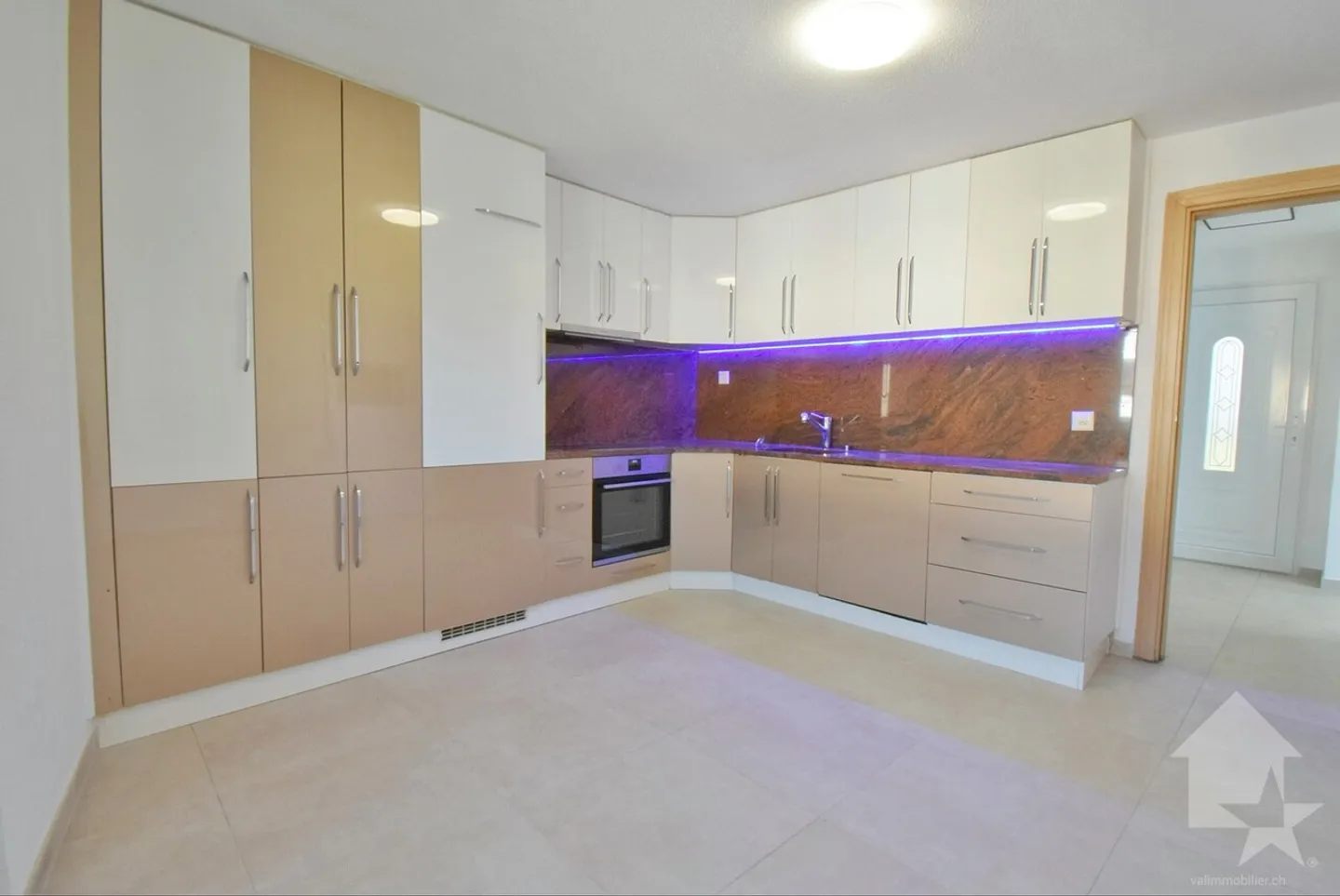 Spacious villa, completely renovated in 2014, center of Plan Conthey - Photo 8 of 21