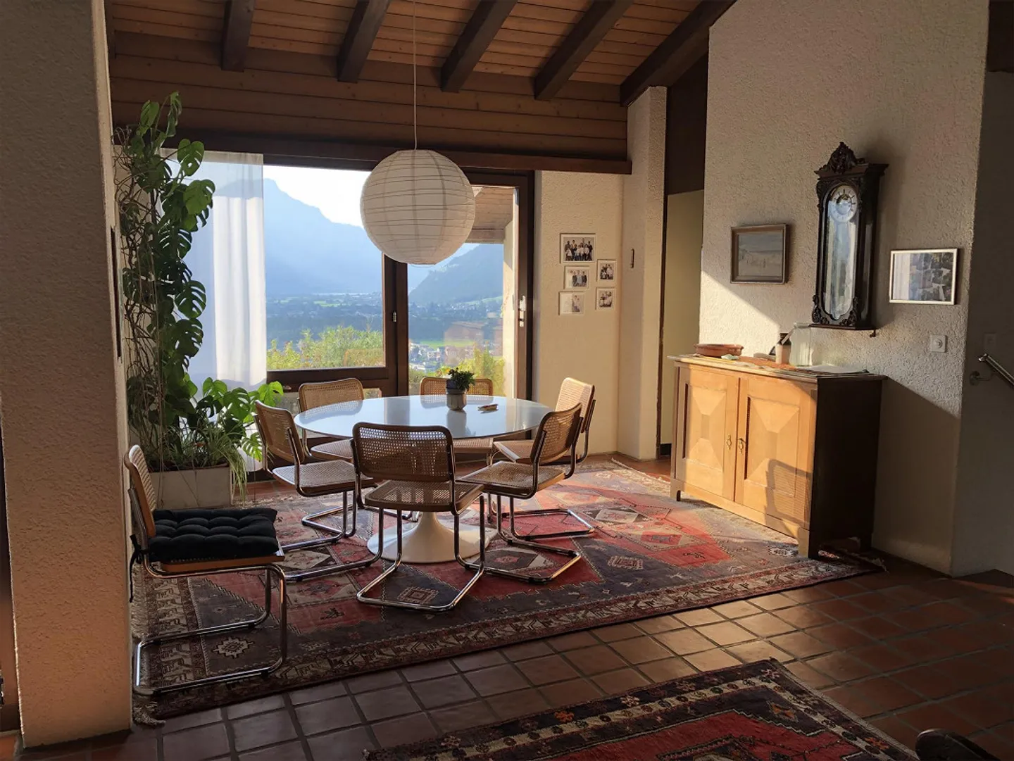Ampia casa unifamiliare con vista da sogno - Foto 4 di 25