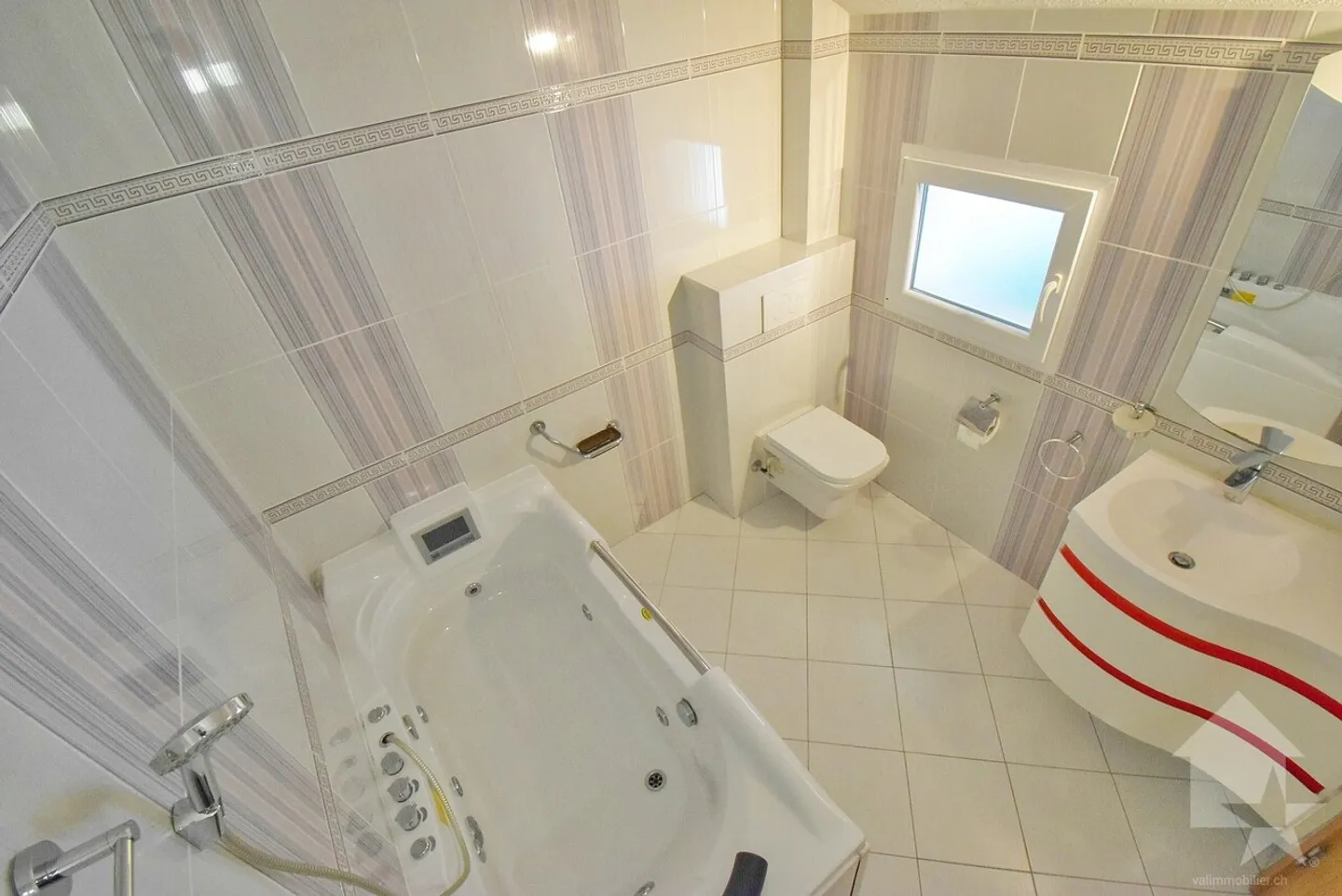 Spacious villa, completely renovated in 2014, center of Plan Conthey - Photo 14 of 21