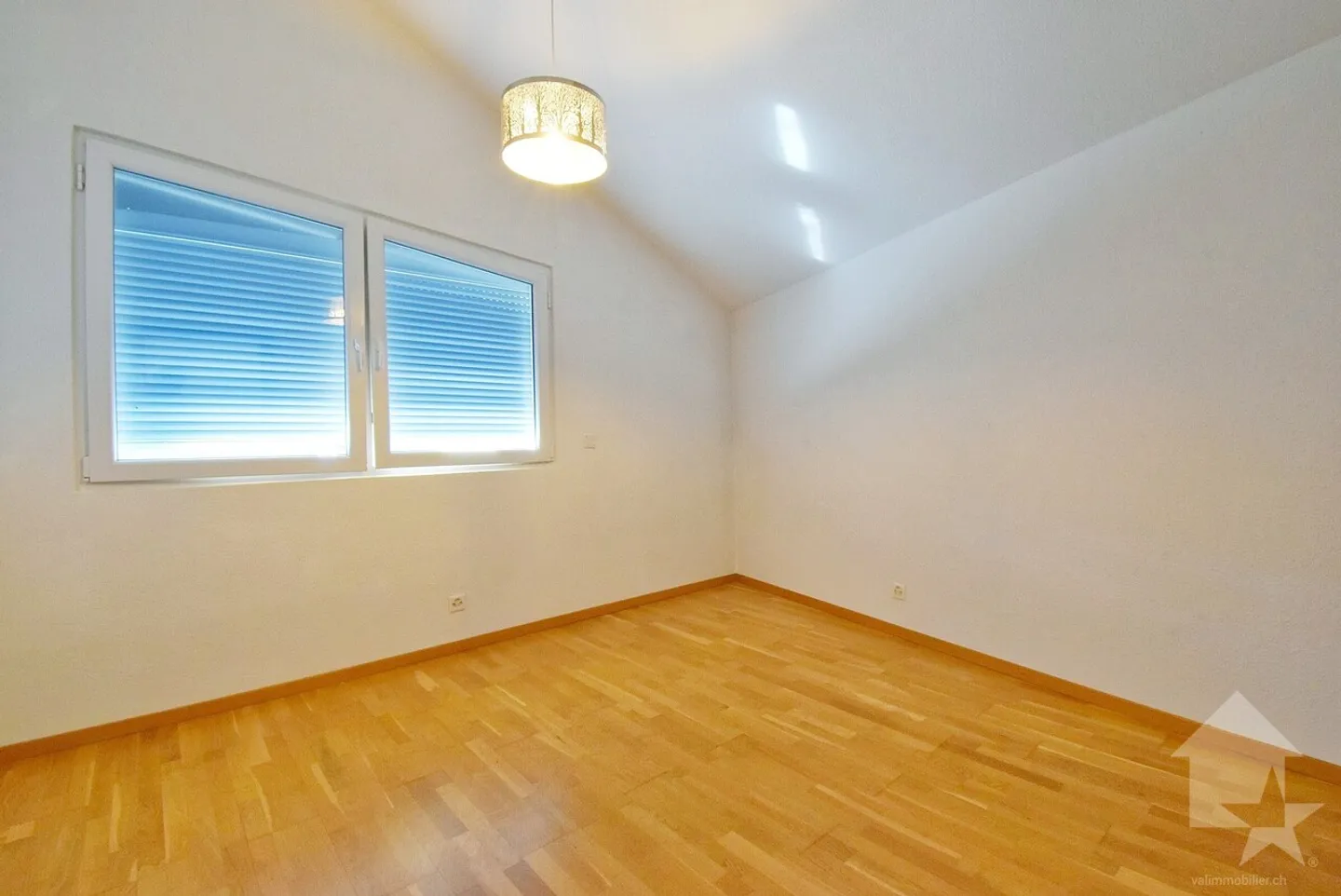Spacious villa, completely renovated in 2014, center of Plan Conthey - Photo 11 of 21