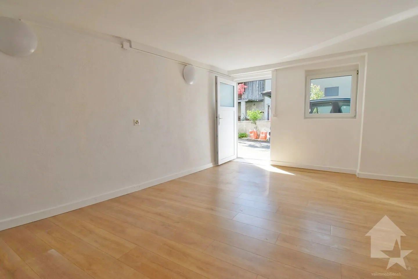 Spacious villa, completely renovated in 2014, center of Plan Conthey - Photo 17 of 21