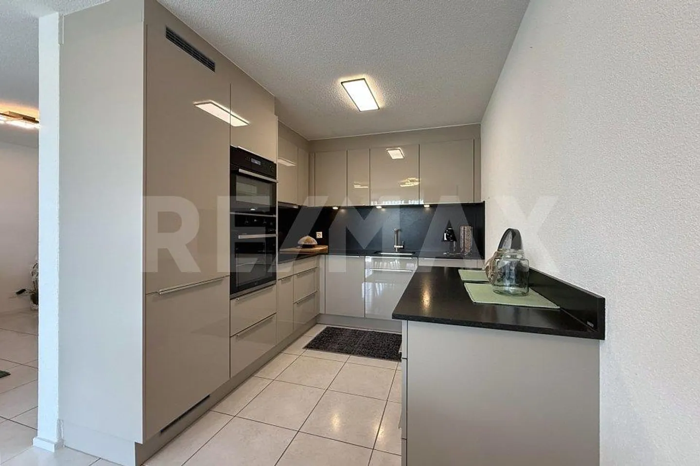 Plenty of Space for the Whole Family – Modern 5½-Room Apartment in Quiet Location - Photo 11 of 13