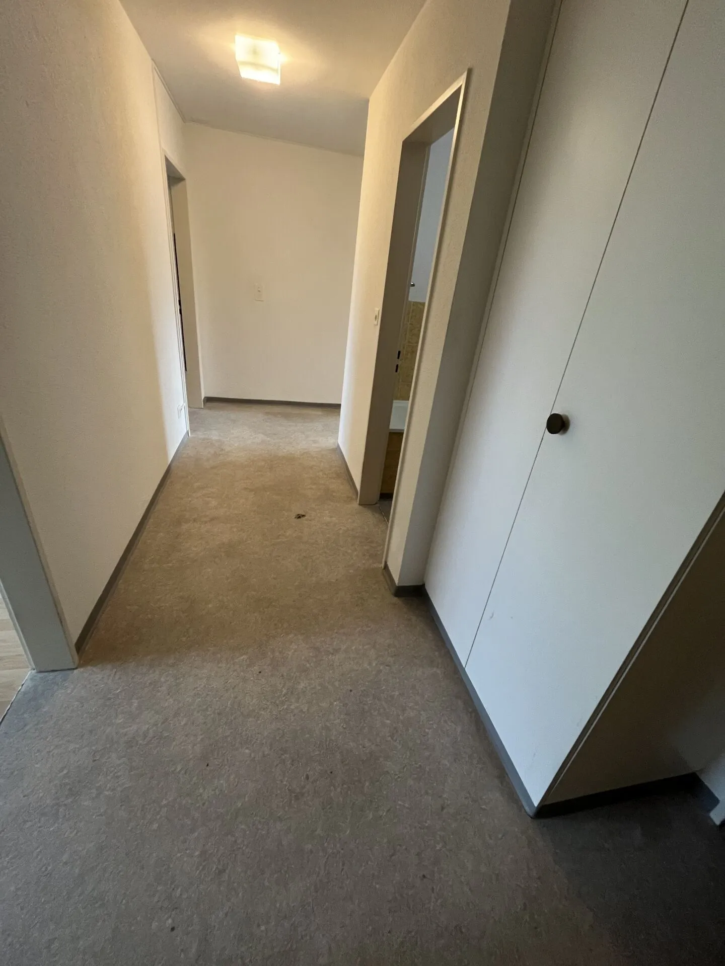 Belle appartement de 3 pièces près de la gare, avec cuisine moderne et balcon - Photo 6 sur 8